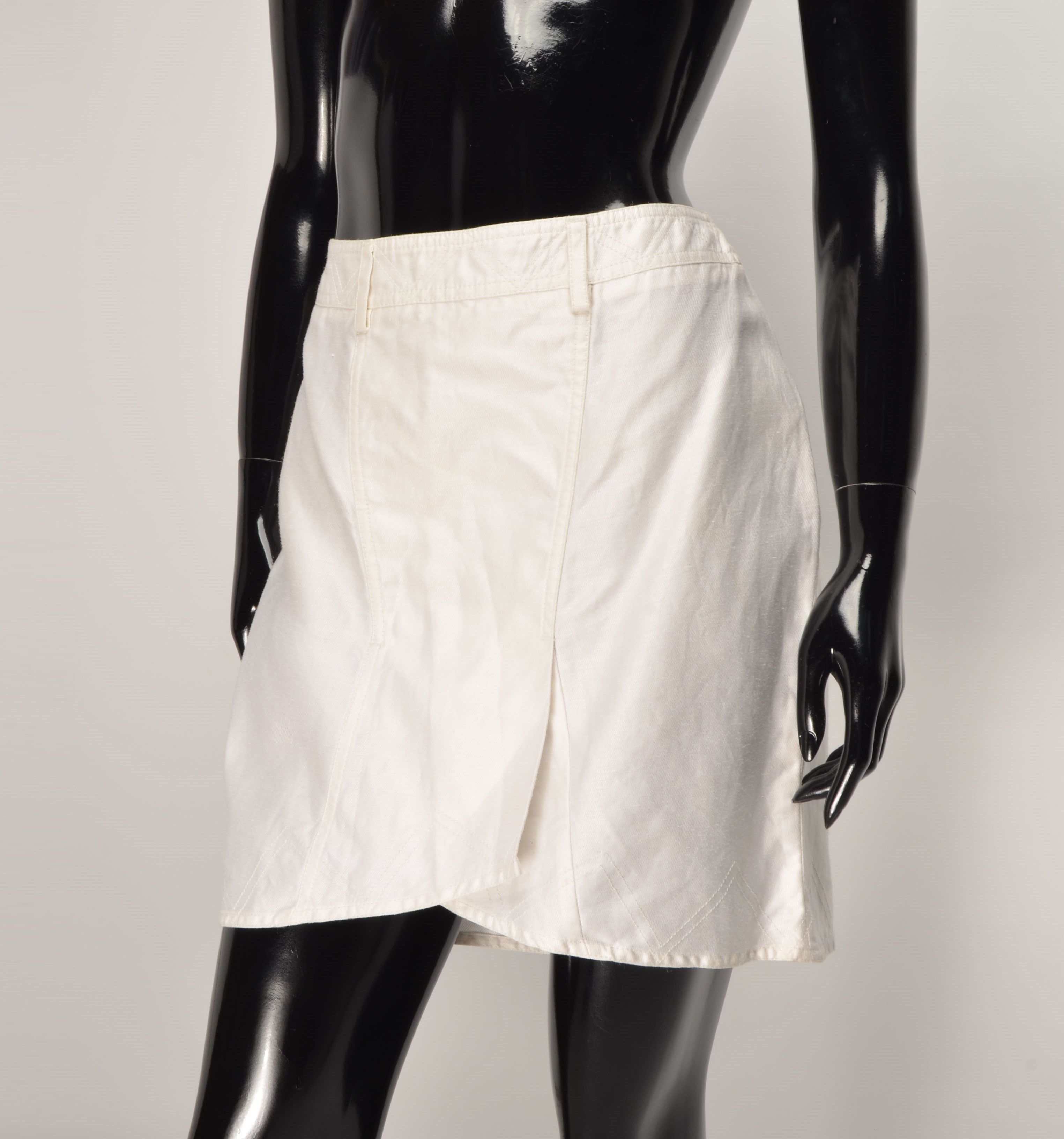 Gucci Gucci Vintage 2004 by Tom Ford Mini White Skirt Size 30" / US 8 / IT 44 - 2 Thumbnail