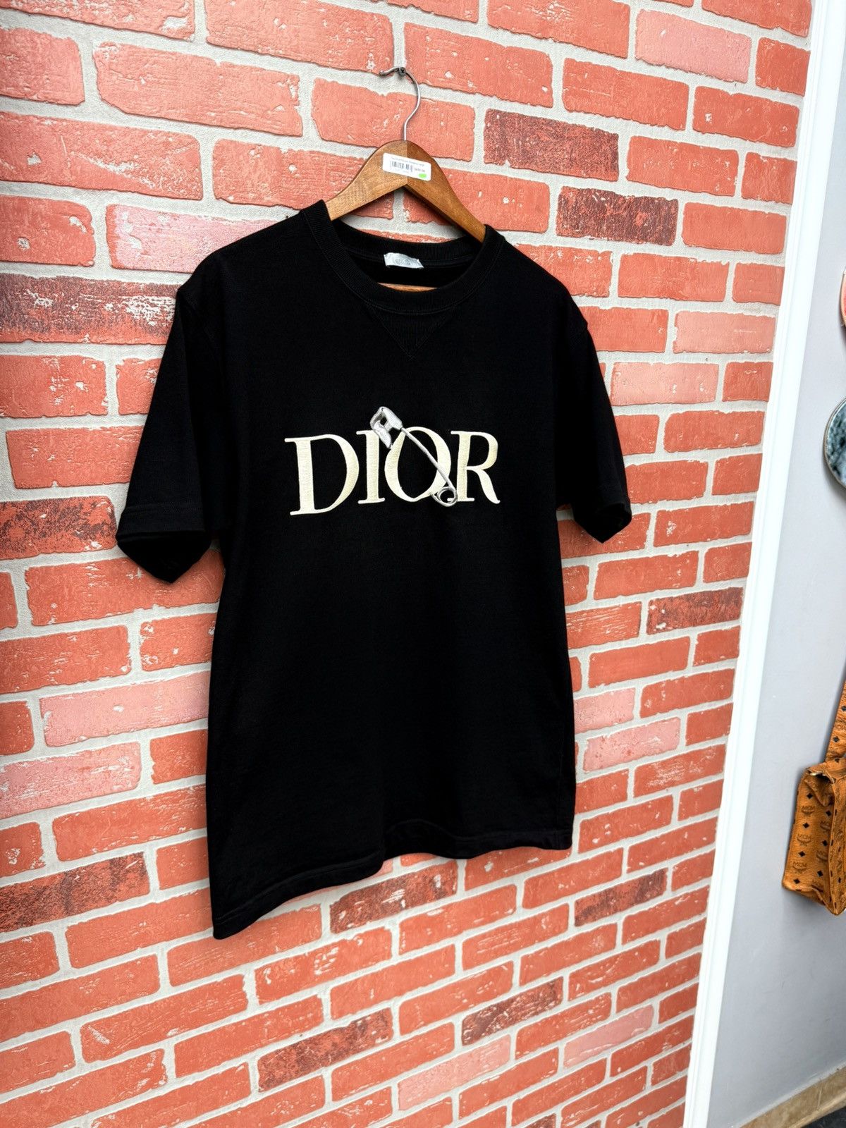 Dior Dior x Judy Blame Safety Pin Black Tee Size Large RARE 🔥 Size US L / EU 52-54 / 3 - 2 Thumbnail