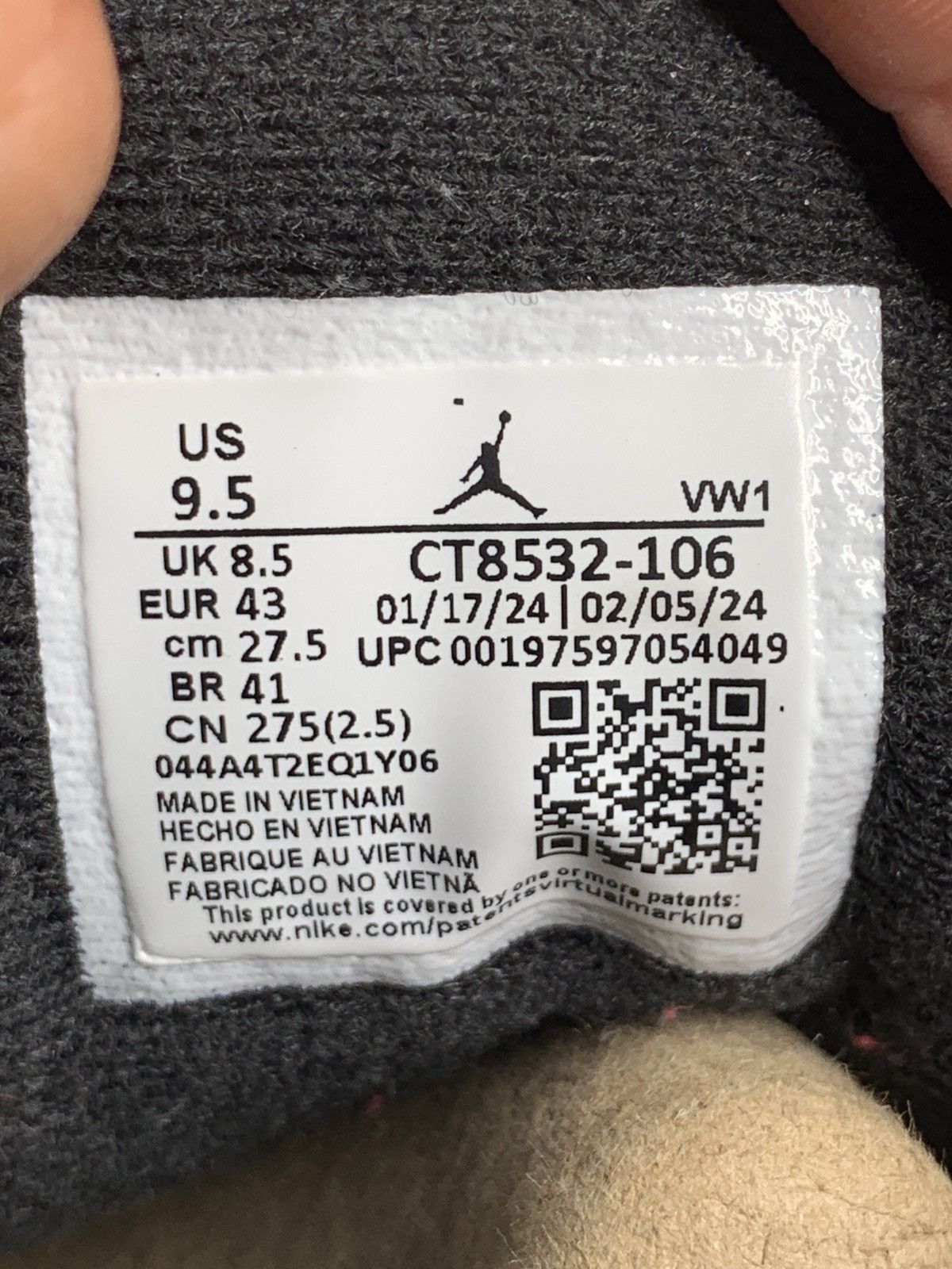 Jordan Brand Air Jordan 3 Retro Cement Grey Size US 9.5 / EU 42-43 - 8 Thumbnail