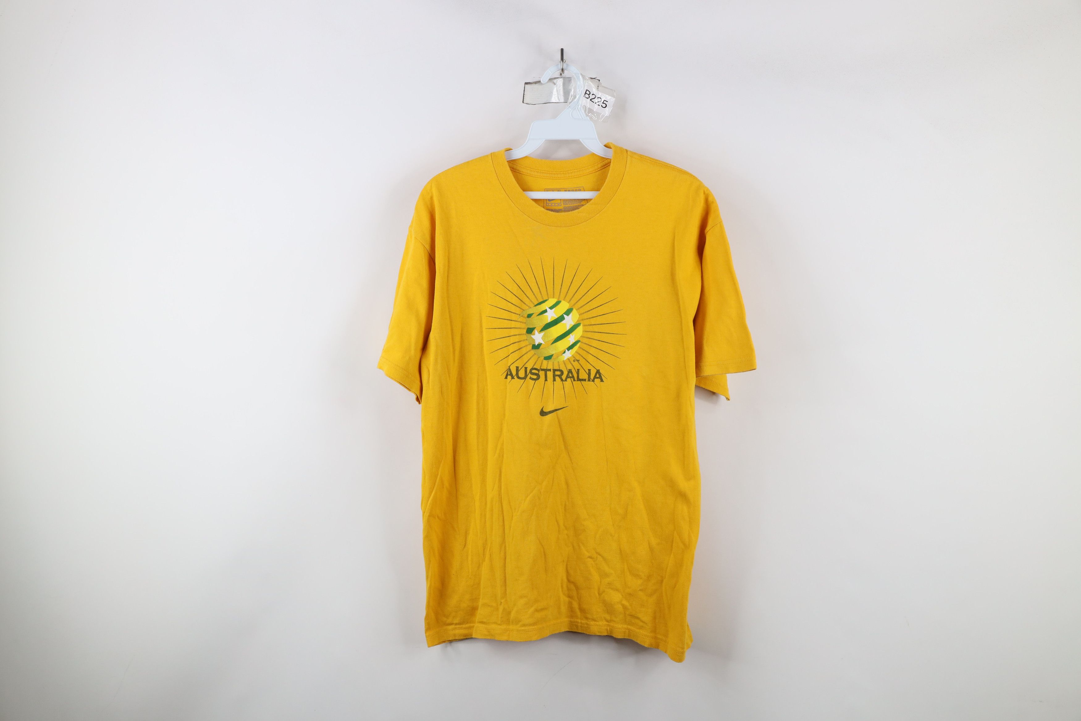 Nike × Vintage Vintage Nike Total 90 Center Swoosh Australia Soccer T-Shirt Size US S / EU 44-46 / 1 - 1 Thumbnail