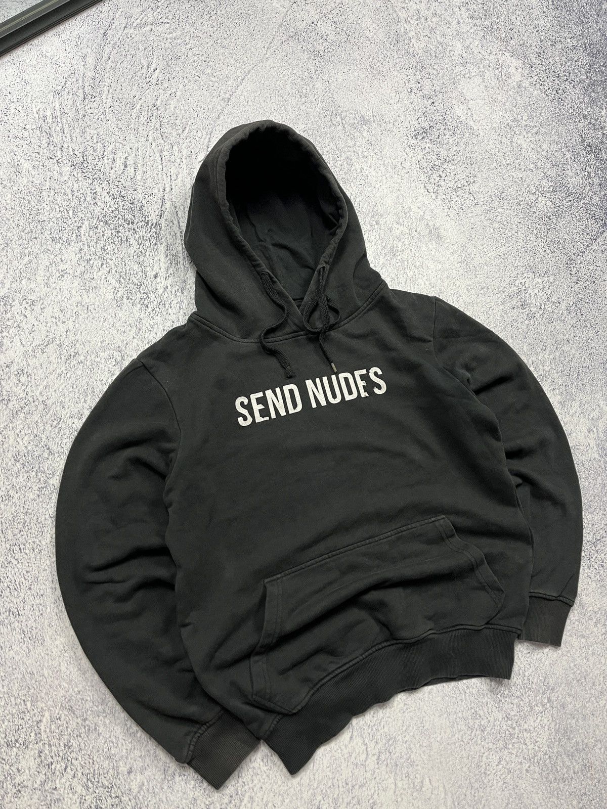 Japanese Brand Vintage Y2K Send Nudes Distressed Faded Humor Graphic Hoodie Size US S / EU 44-46 / 1 - 4 Thumbnail