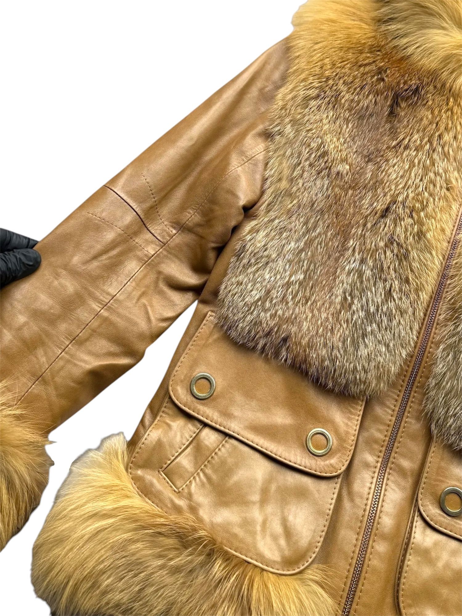 Japanese Brand Leather Jacket With Hood and Fur Details From The 90s Size M / US 6-8 / IT 42-44 - 2 Thumbnail