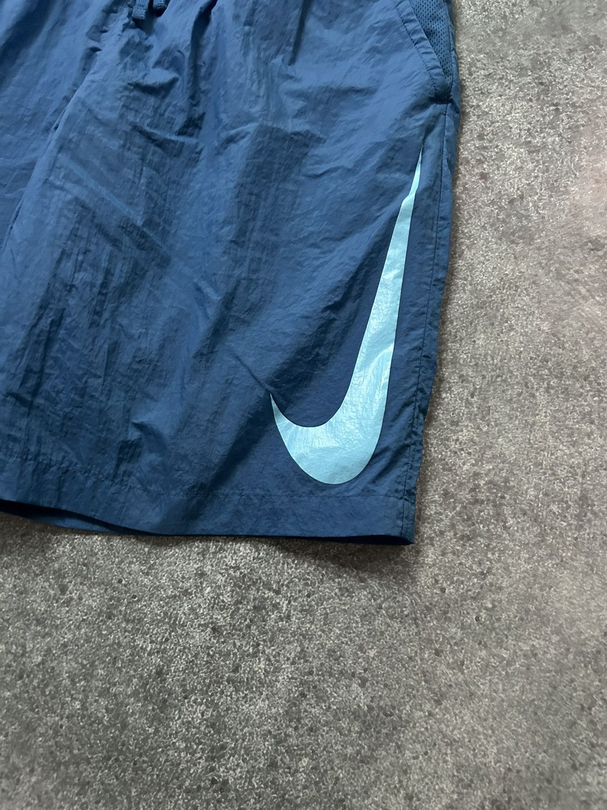 Nike × Vintage SHORTS NIKE NYLON BIG SWOOSH Size US 34 / EU 50 - 2 Thumbnail