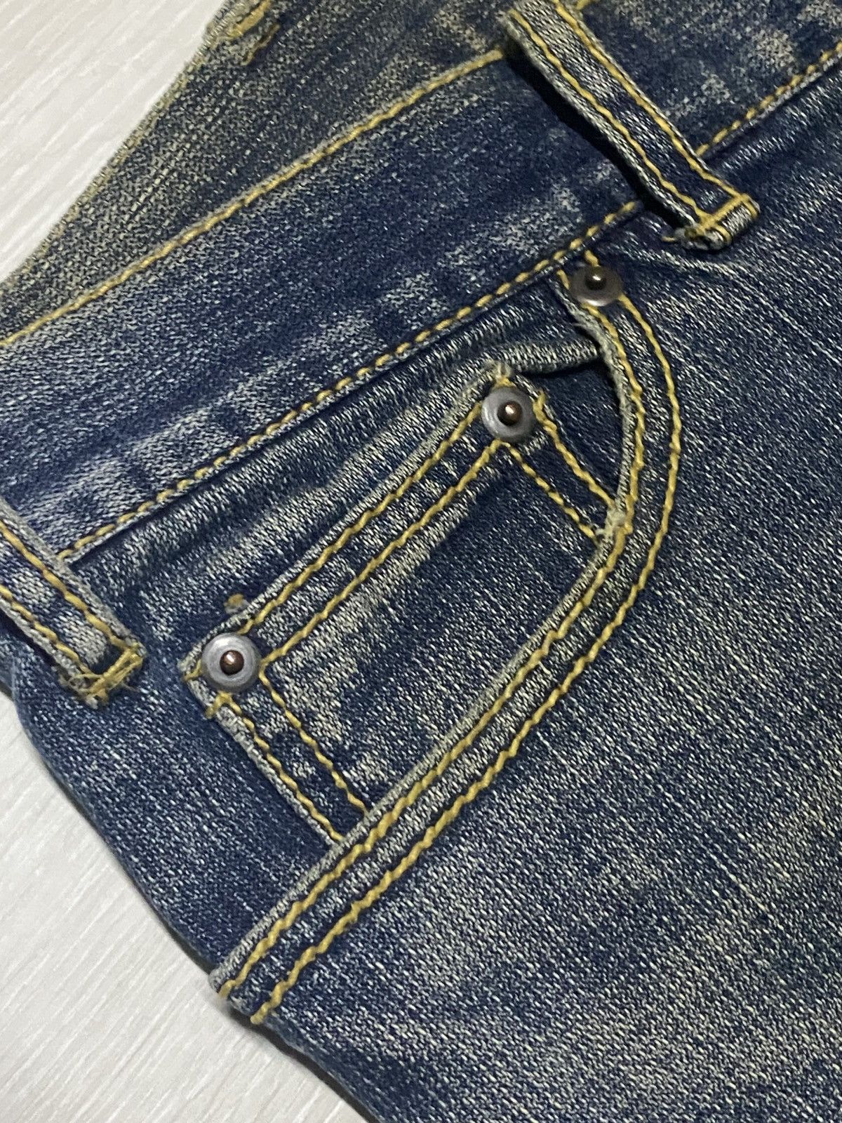 Japanese Brand Vintage Japanese Brand Mud Wash Curve Leg Slim Jeans Size US 33 - 7 Thumbnail