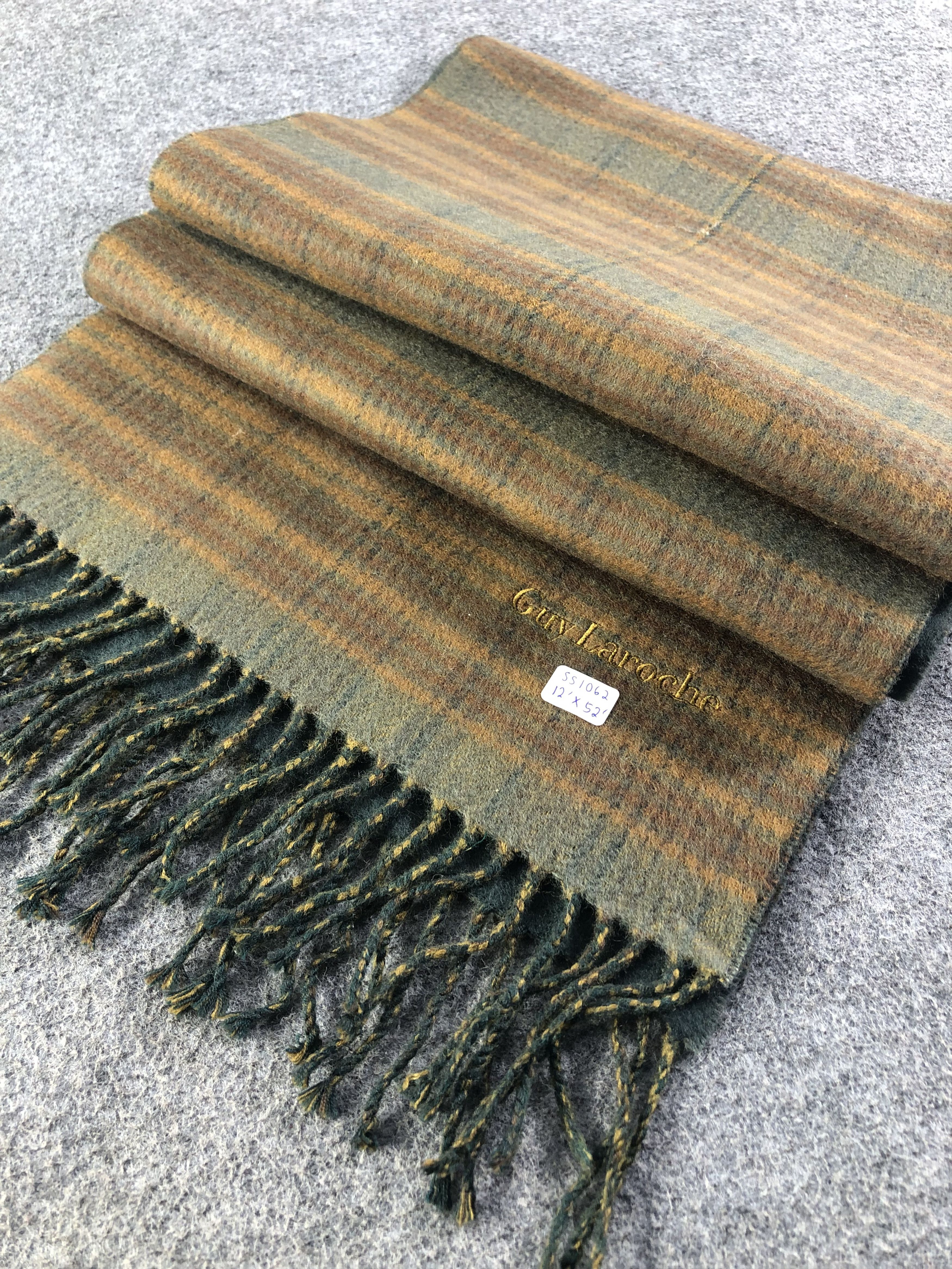 Guy Laroche Guy Laroche Scarf / Muffler / Neckwear Size ONE SIZE - 3 Thumbnail