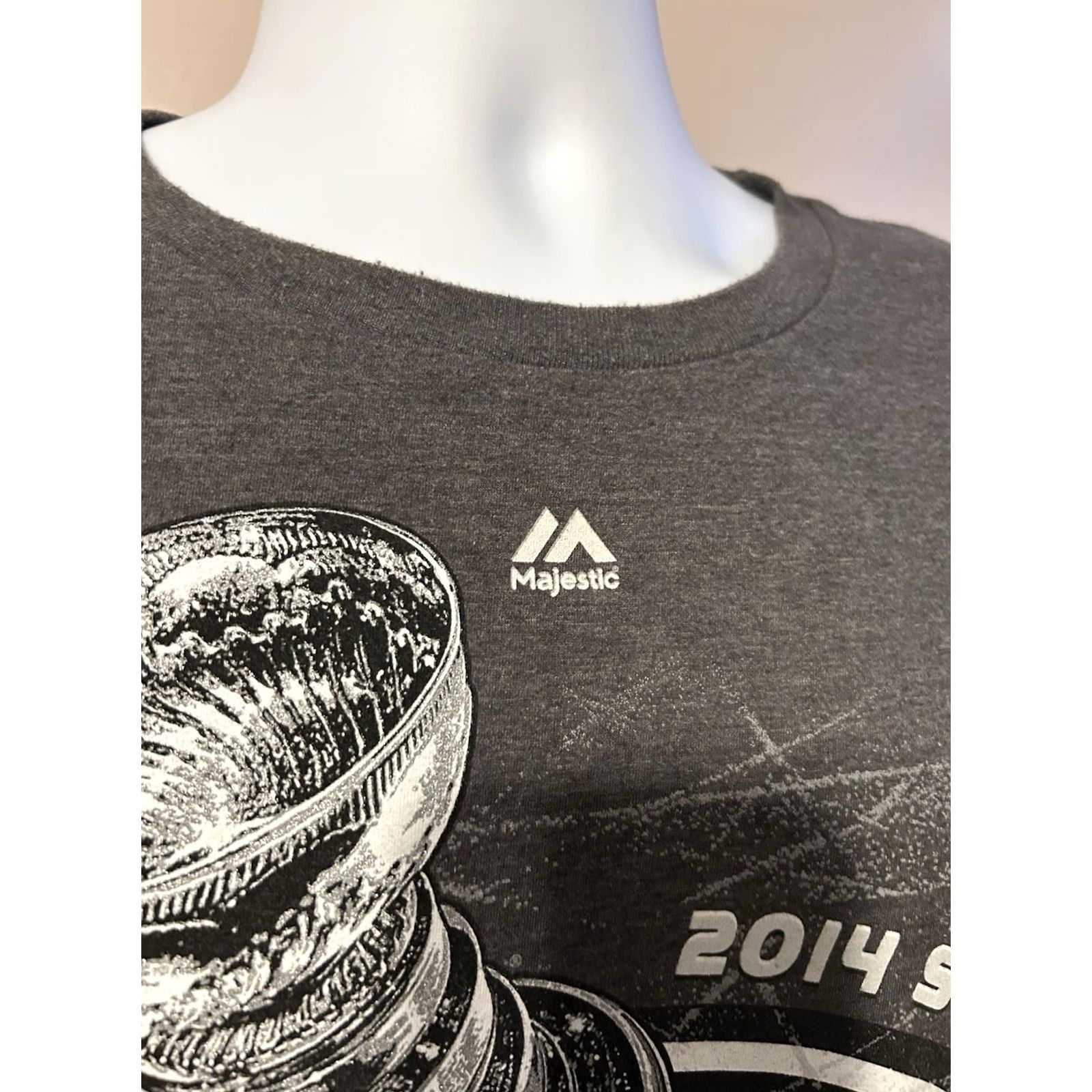 NHL VINTAGE LA Kings NHL 2014 Champs Shirt Men 2XL Dark Gray Short Sleeve Majestic Hockey Size US XXL / EU 58 / 5 - 6 Thumbnail