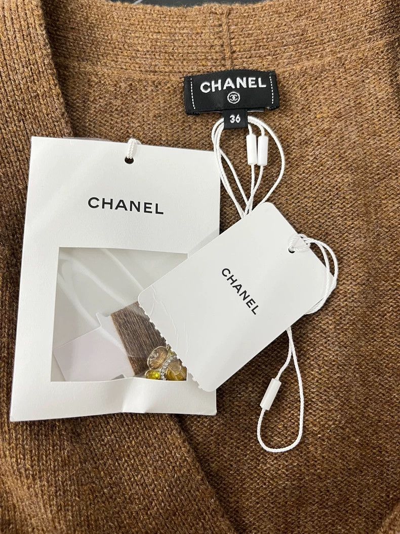Chanel Chanel 24A brown V-neck knitted vest Size XS / US 0-2 / IT 36-38 - 4 Thumbnail