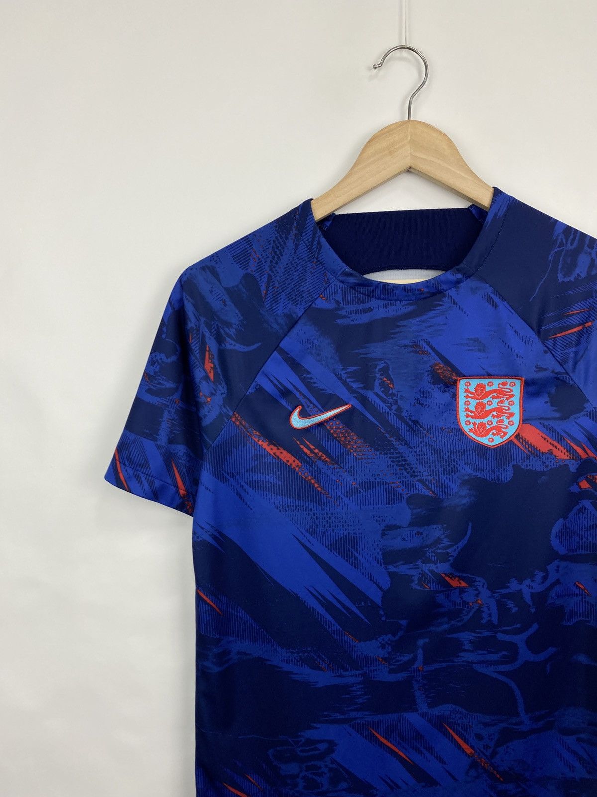 Nike 🏴󠁧󠁢󠁥󠁮󠁧󠁿 2022 Nike England Soccer Jersey Training Rare Blokecore Size US S / EU 44-46 / 1 - 2 Thumbnail