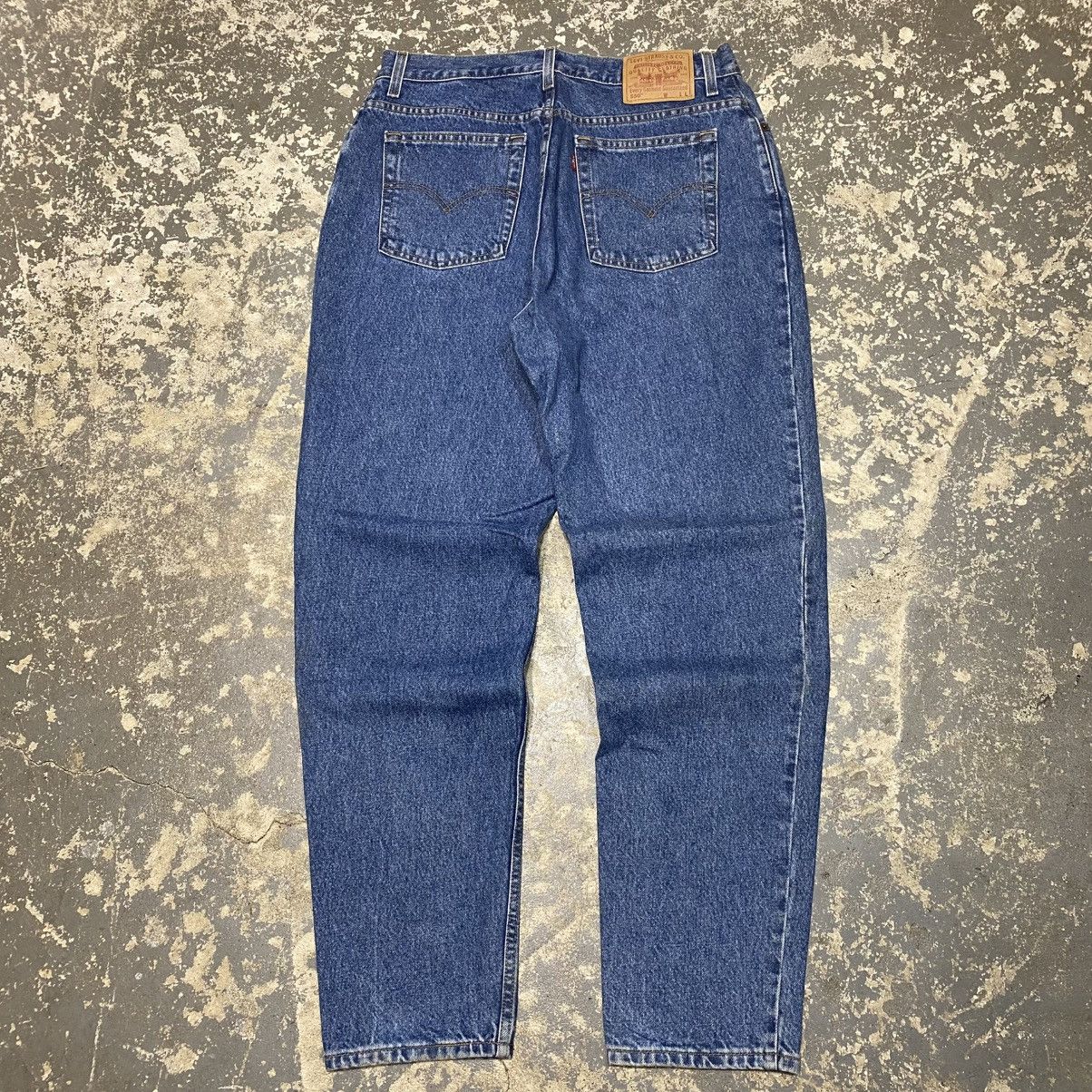 Levi's × Vintage Vintage Levi’s 550 Relaxed Fit Blue Denim Jeans 90s Size US 33 - 1 Thumbnail