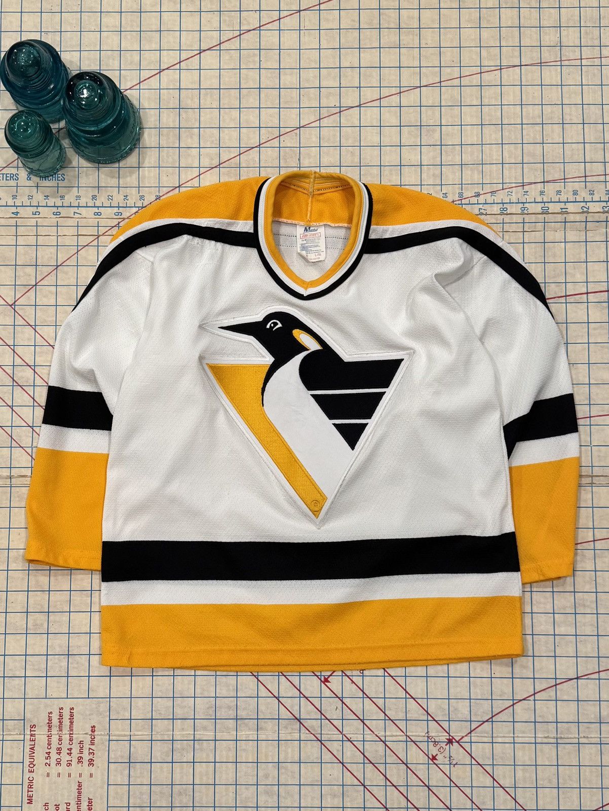Ccm Vintage CCM Pittsburg Penguins Jersey White Boys Size L/XL Size US XS / EU 42 / 0 - 1 Thumbnail