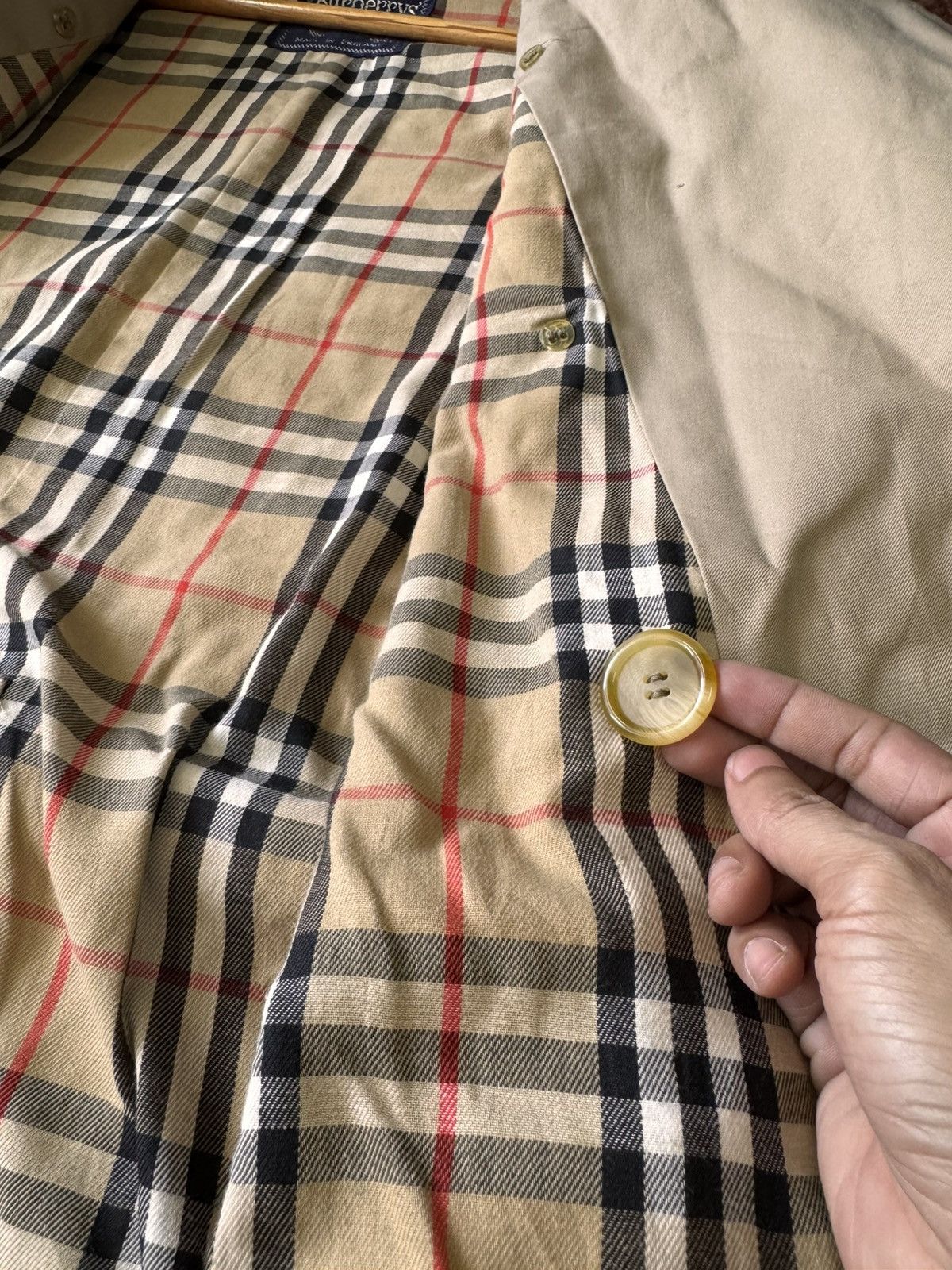 Burberry Vintage burberry double breasted trench coat Size US L / EU 52-54 / 3 - 14 Thumbnail