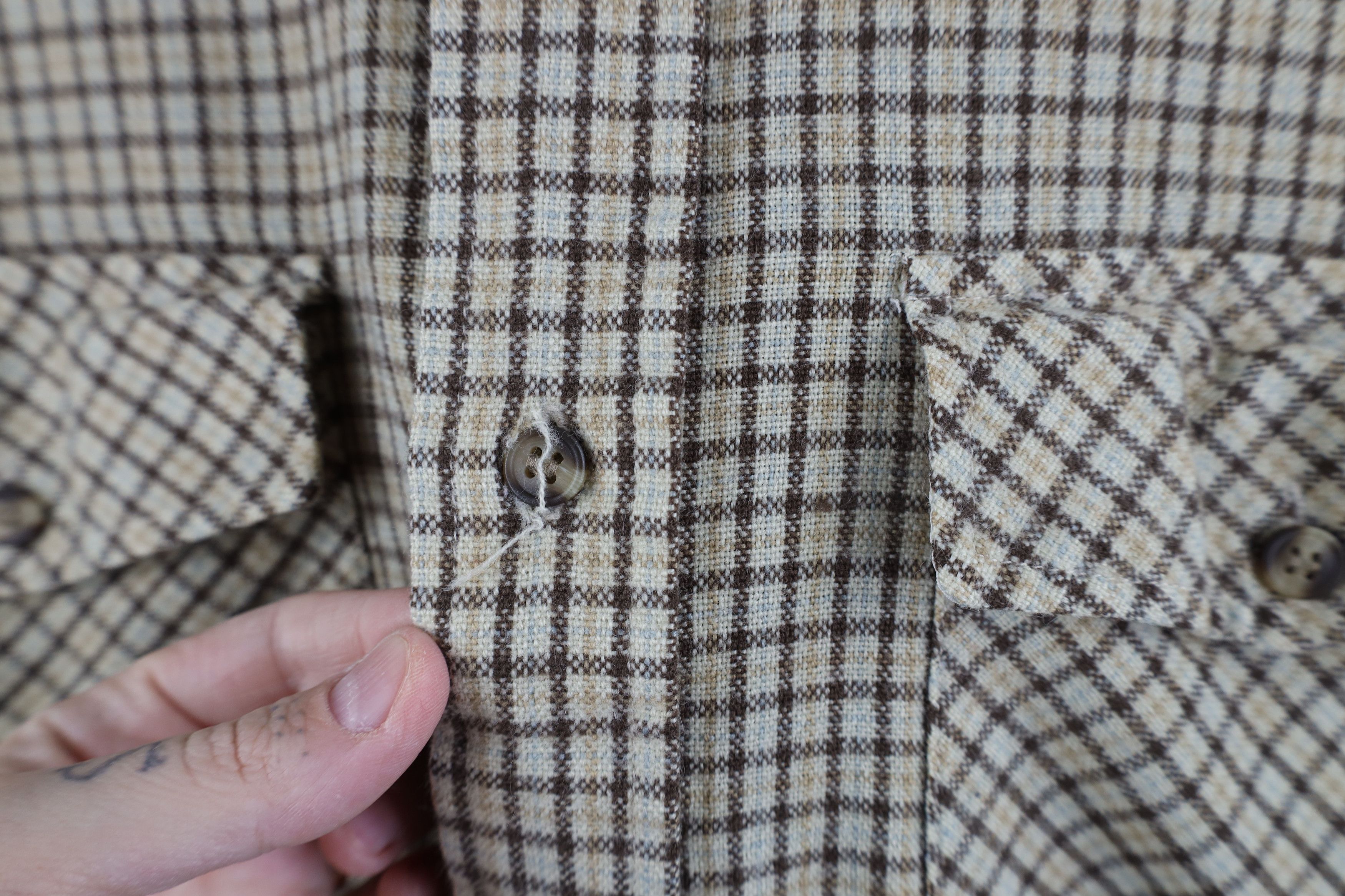 Vintage Vintage 90s Streetwear Knit Collared Button Shirt Plaid Size US M / EU 48-50 / 2 - 4 Thumbnail