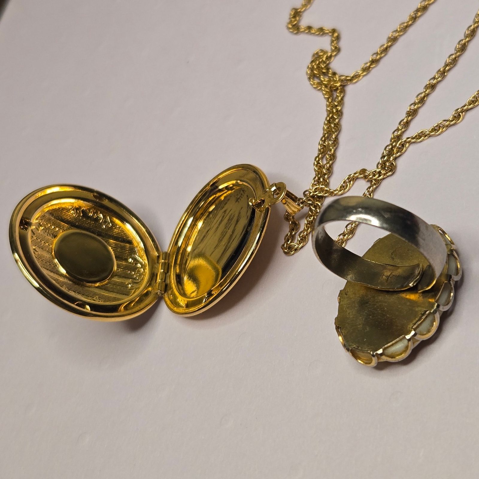 Vintage Vintage AVON VictorianLocket Necklace Courting Couple Ring Size ONE SIZE - 7 Thumbnail