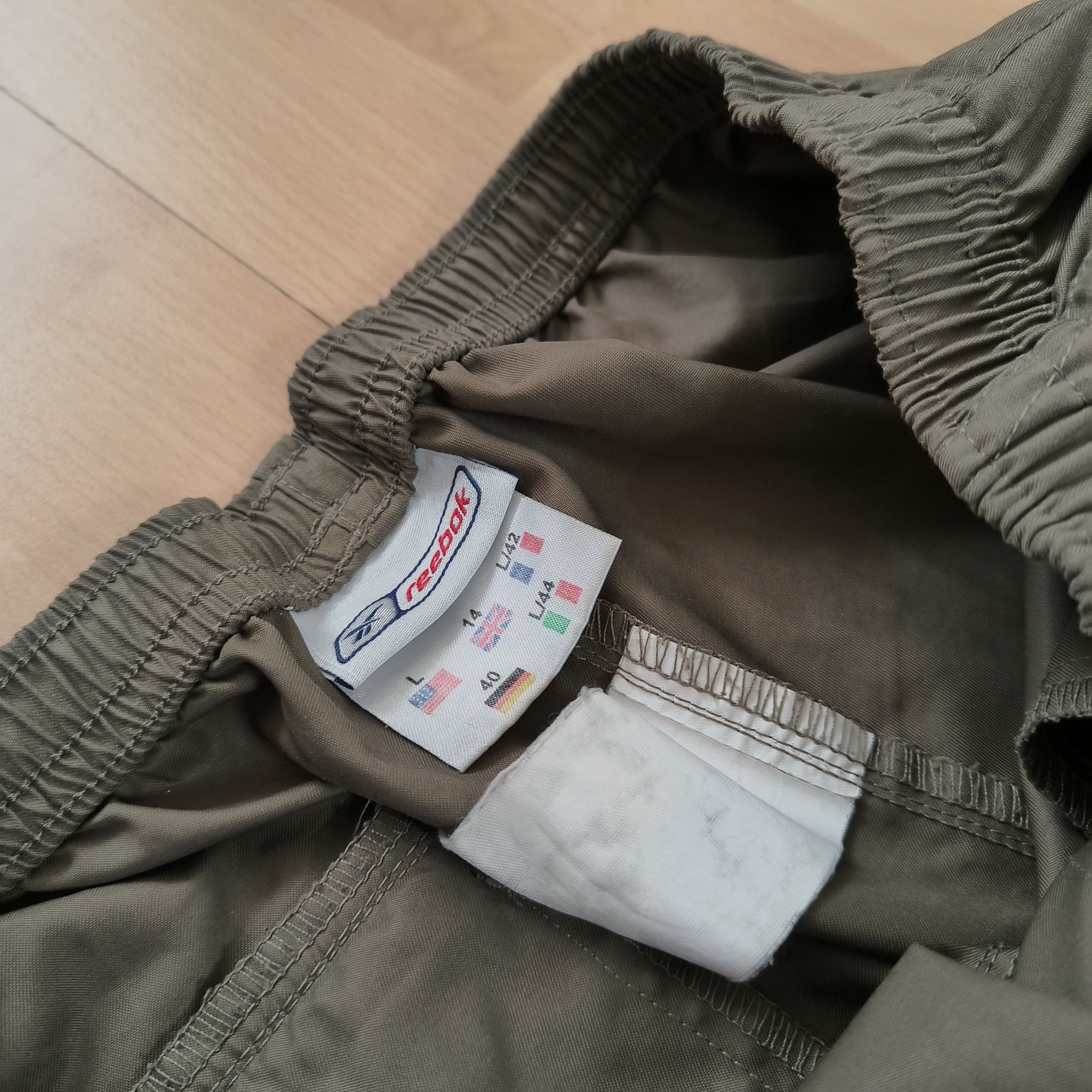 Reebok Vintage Reebok Olive green nylon Baggy Cargo Pants Size 32" / US 10 / IT 46 - 5 Thumbnail
