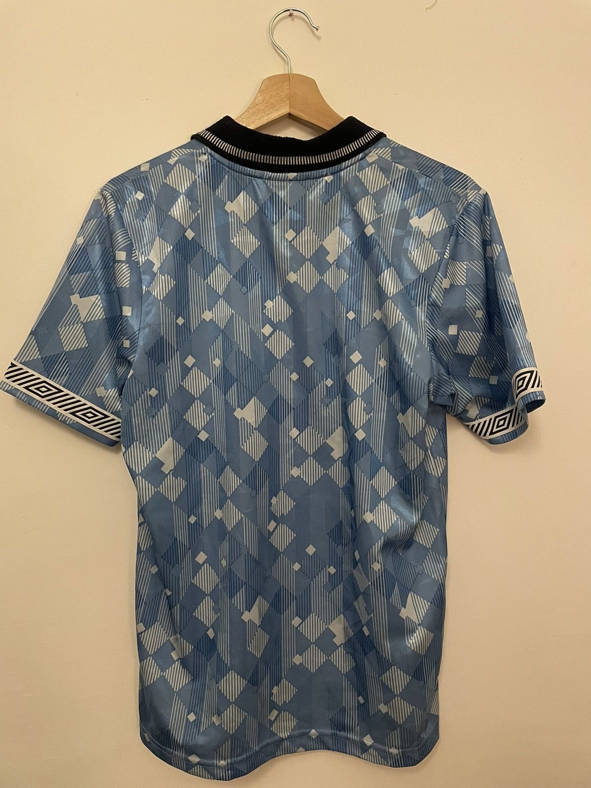 Palace Palace x Umbro 2012 England away shirt Size US S / EU 44-46 / 1 - 2 Thumbnail