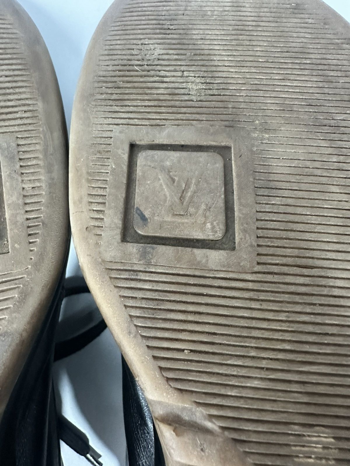Louis Vuitton Louis Vuitton Black Leather Low Top Sneakers. Size US 12 / EU 45 - 7 Thumbnail