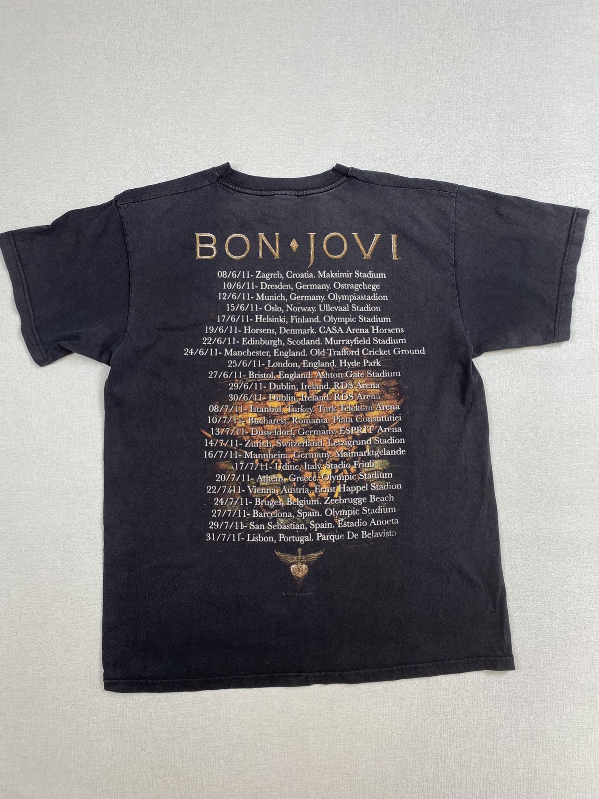 Fruit Of The Loom × Vintage Men’s Vintage Fruit Of The Loom 2011 Tour T-shirt size L Size US L / EU 52-54 / 3 - 2 Thumbnail