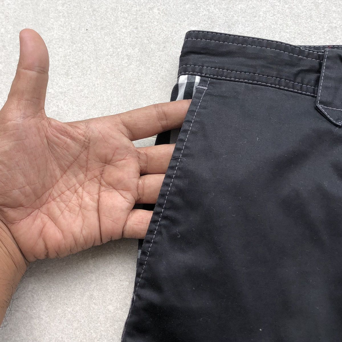 Burberry Burberry Black Label Men’s Cargo Pocket Black Pants Size US 32 / EU 48 - 4 Thumbnail