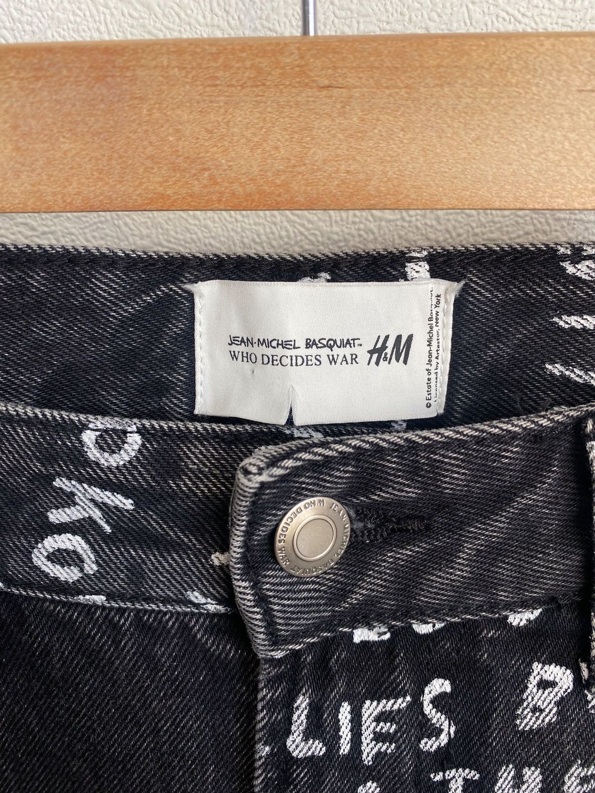 H&M × Jean-Michel Basquiat × Who Decides War Who Decides War Baggy denim jeans H&M x Basquiat x Ev&Tela Size US 32 / EU 48 - 15 Thumbnail