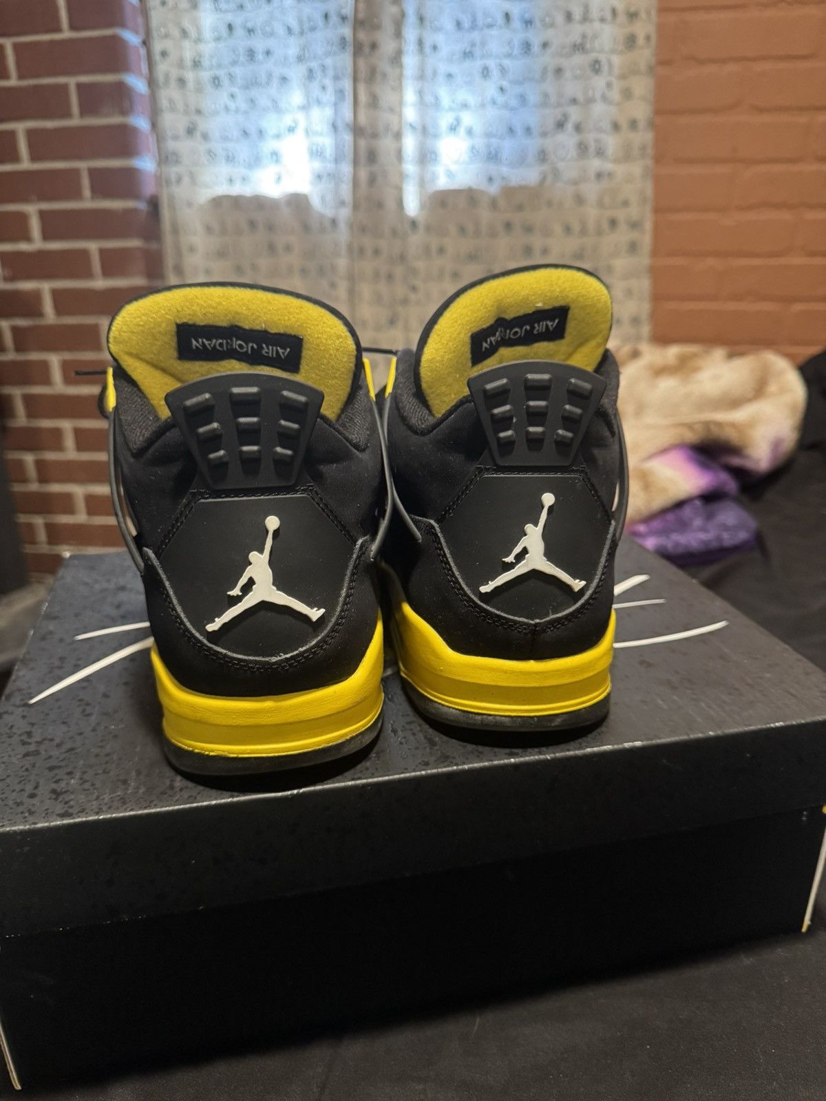 Jordan Brand Retro Jordan 4 Thunder Size US 10.5 / EU 43-44 - 6 Thumbnail
