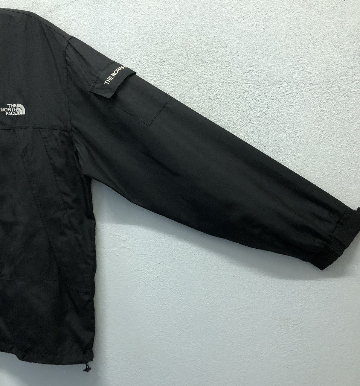 The North Face The North Face Summit Series Windbreaker (Size XL) Size US XL / EU 56 / 4 - 5 Thumbnail