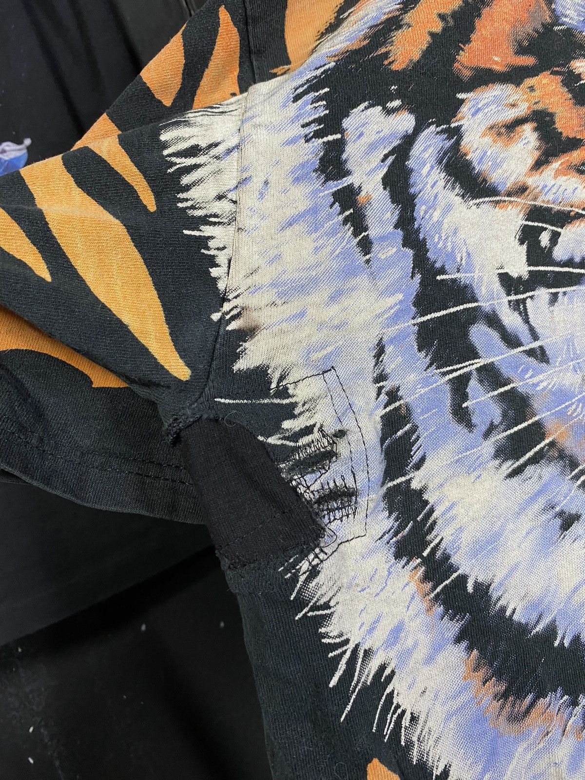 Liquid Blue Vintage 1995 Liquid Blue Tiger T-Shirt Adult XLarge Size US XL / EU 56 / 4 - 10 Thumbnail