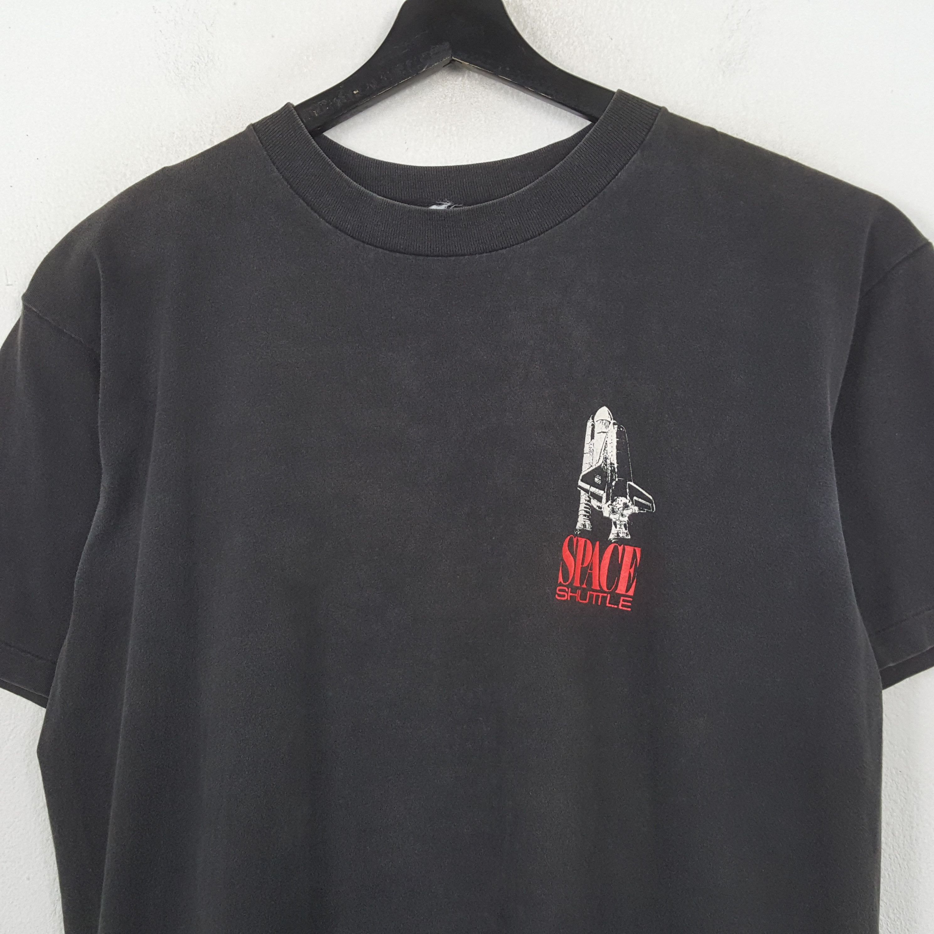 Vintage Space Shuttle USA Vintage Tshirt RR9 Size US L / EU 52-54 / 3 - 4 Thumbnail