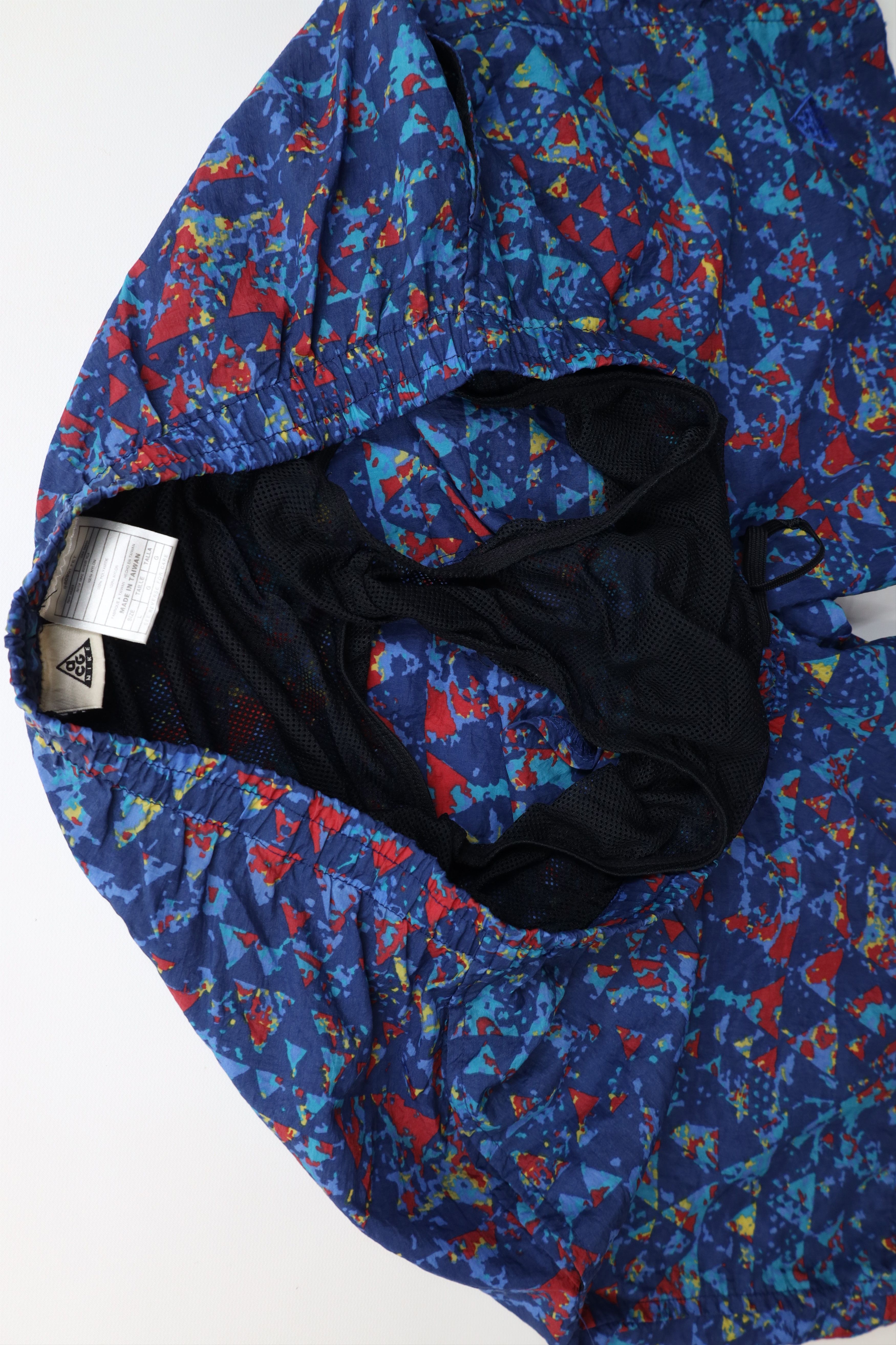 Nike × Vintage Vintage 90s Nike ACG Scott Mini Swoosh Rainbow Lined Shorts Size US 34 / EU 50 - 9 Thumbnail