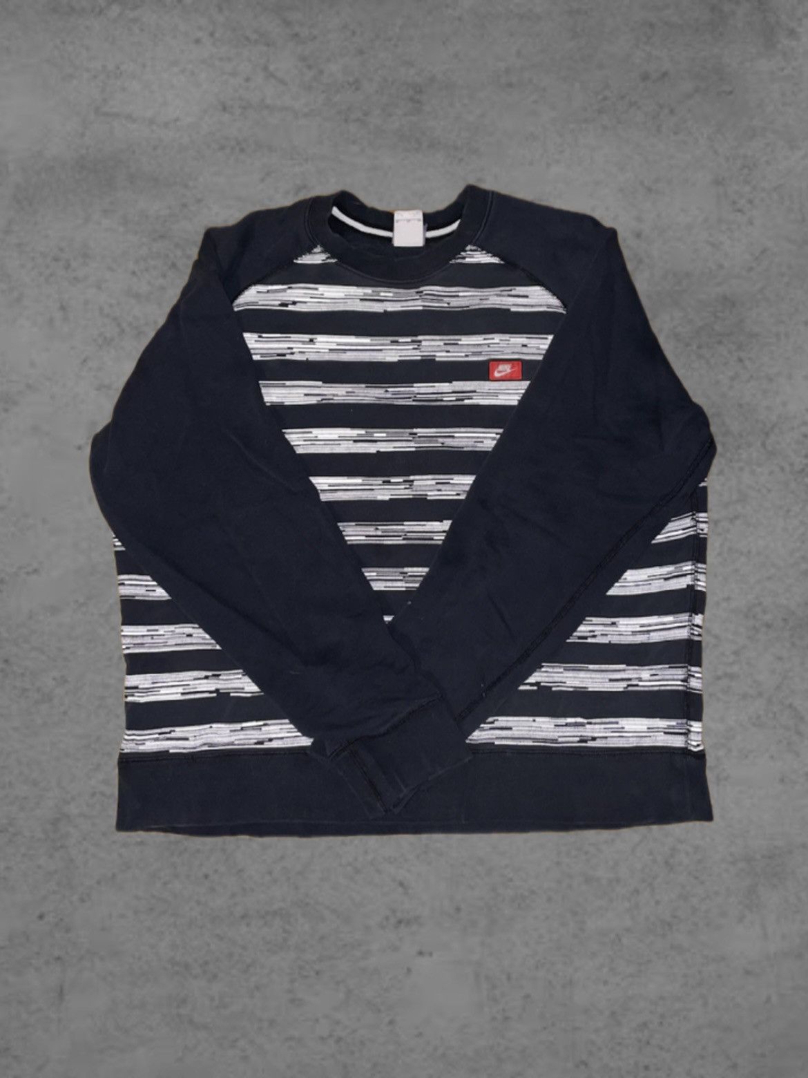 Nike Nike Navy / White Striped Crewneck Size US XL / EU 56 / 4 - 1 Thumbnail