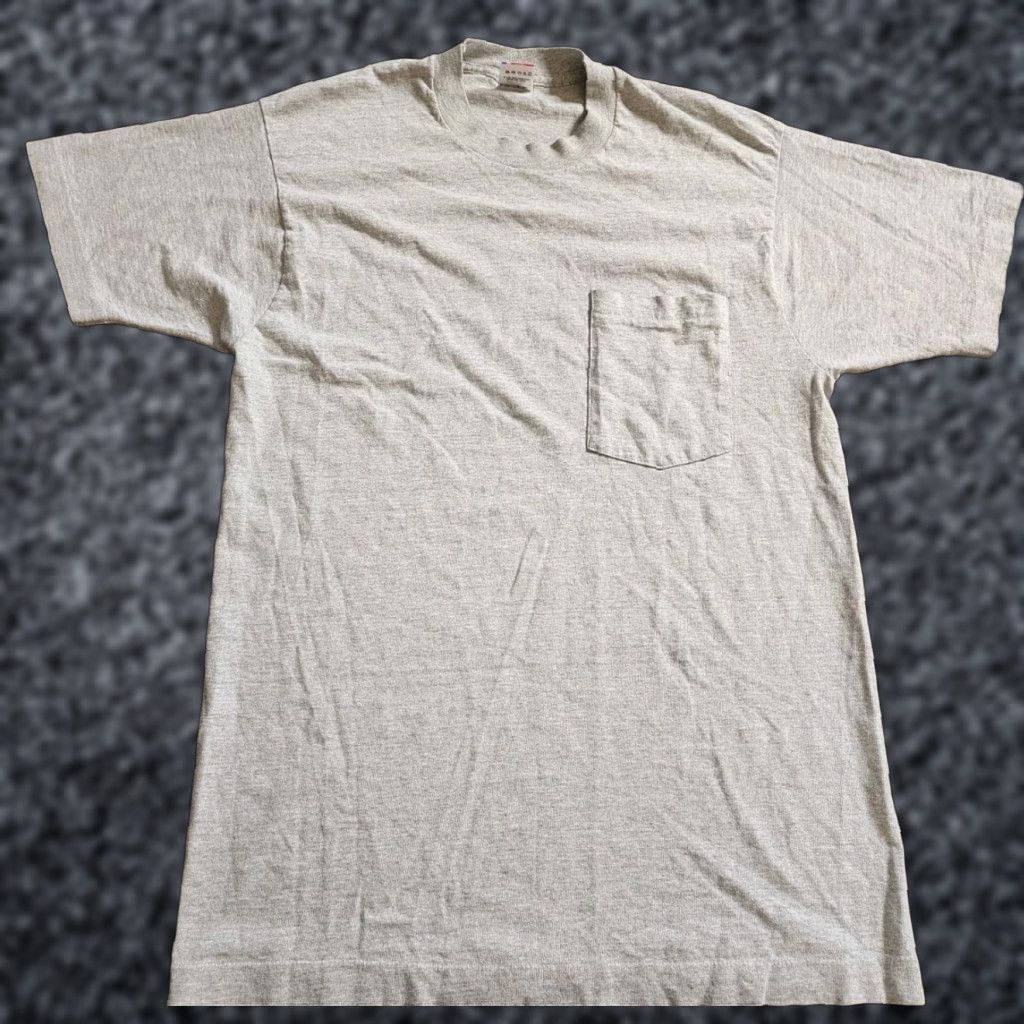 Fruit Of The Loom VINTAGE Fruit of the Loom T-Shirt Mens L Gray Pocket 90s Classic Minimalist All Seasons Crew Neck Short Sleeve Cotton Shirt Size US L / EU 52-54 / 3 - 1 Thumbnail