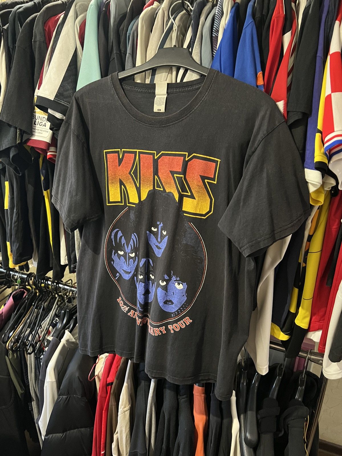 Band Tees VINTAGE KISS 10TH ANNIVERSARY WORLDWIDE TOUR BAND AOP TEE Size US XL / EU 56 / 4 - 1 Thumbnail