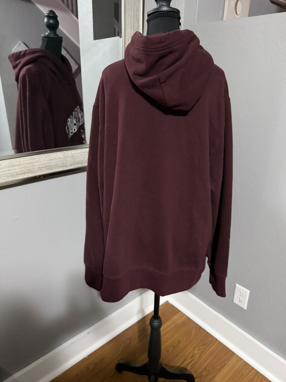 American Eagle Outfitters American Eagle Logo Eagle Maroon Hooded Sweatshirt Size XL. Size US XL / EU 56 / 4 - 3 Thumbnail