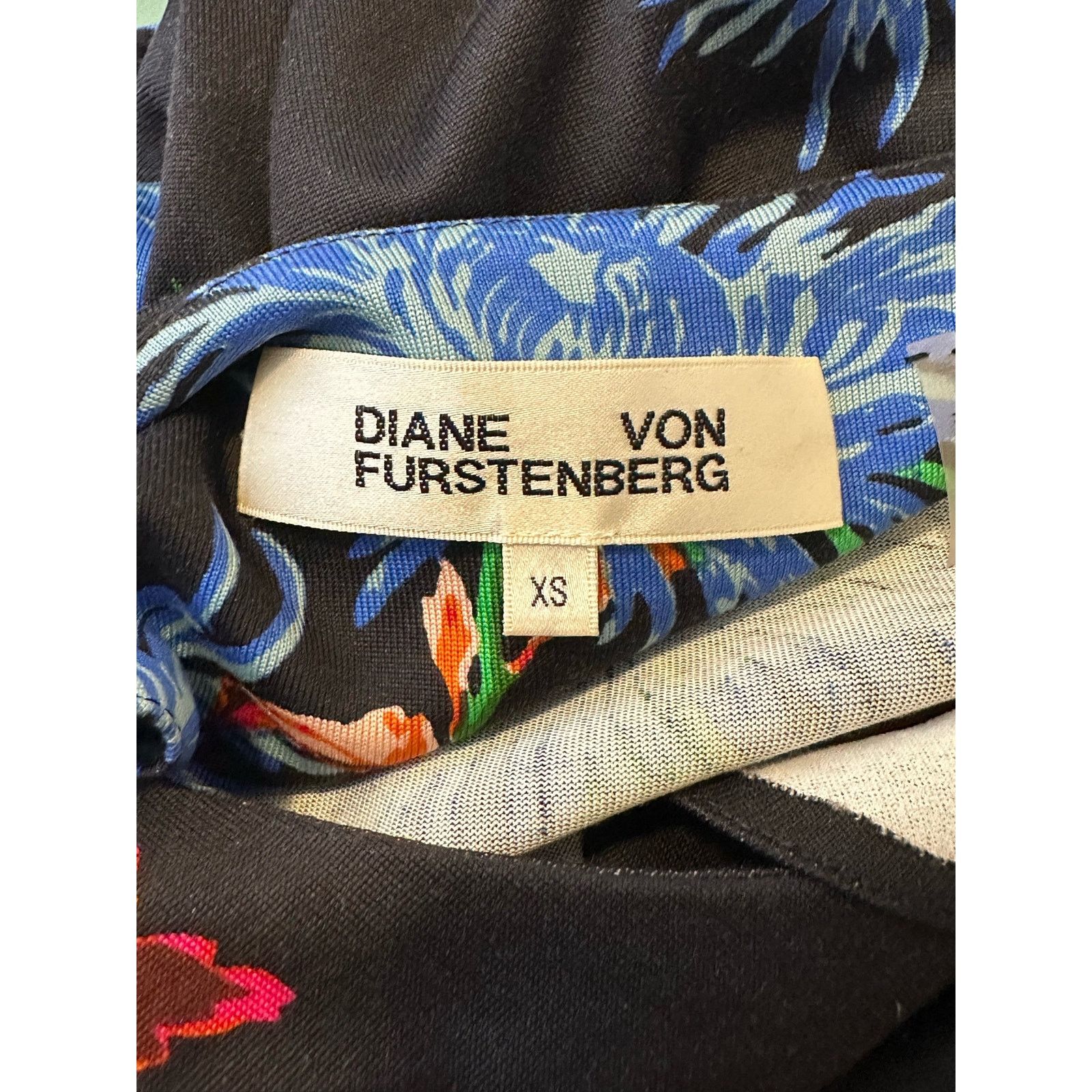 Diane von Furstenberg Diane Von Furstenberg floral sheath midi silk dress size XS Size XS / US 0-2 / IT 36-38 - 3 Thumbnail