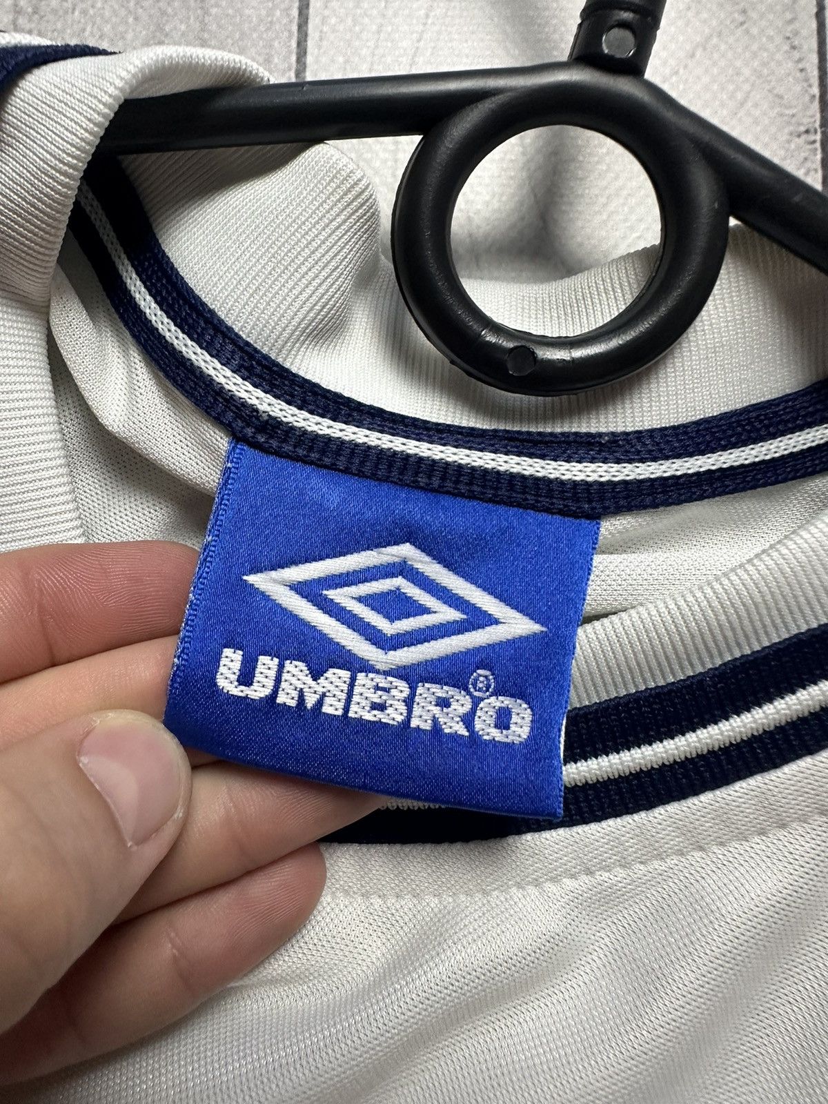 Umbro × Vintage Vintage England Umbro soccer jersey size M white rare Size US M / EU 48-50 / 2 - 4 Thumbnail