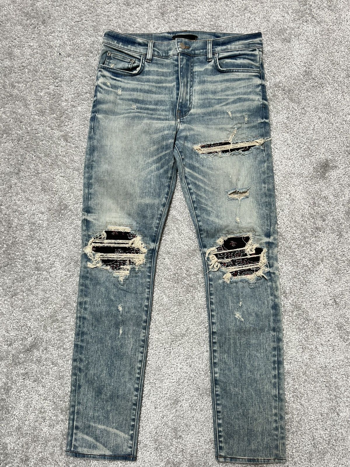 Amiri RARE Amiri MX-1 “Dirty Indigo” Red Bandana Patch Jeans Size US 33 - 3 Thumbnail