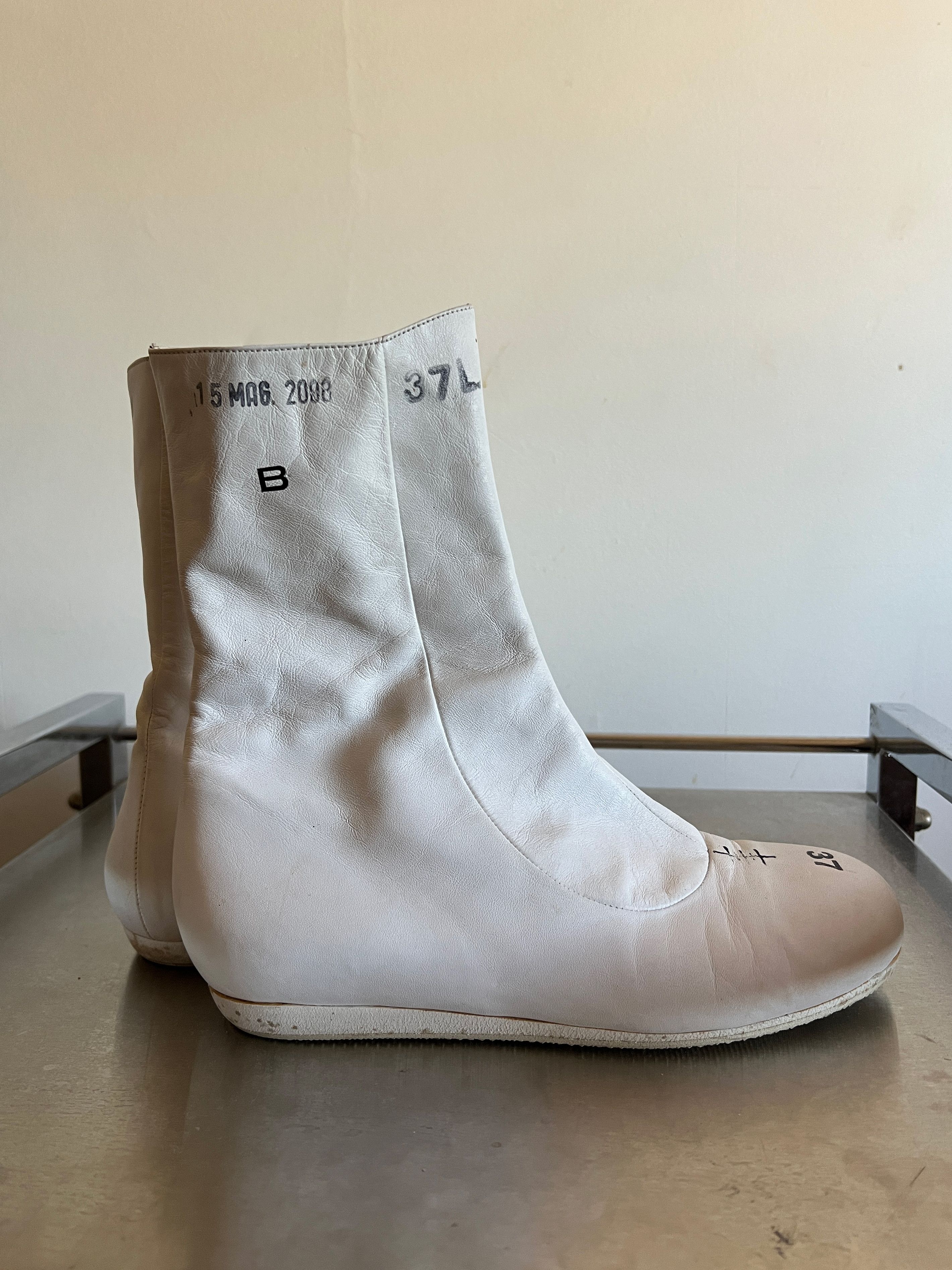 Other Biography by Engels-Strijbol White Leather Boots Size 37 Size US 7 / IT 37 - 2 Thumbnail