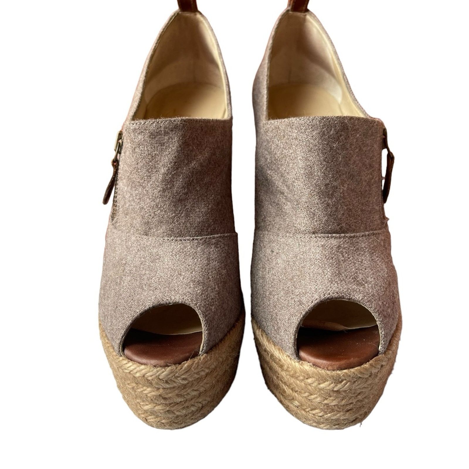 Christian Louboutin Christian Louboutin Deroba Peep Toe TAUPE Flannel Size 40 Size US 10.5 / IT 40.5 - 3 Thumbnail