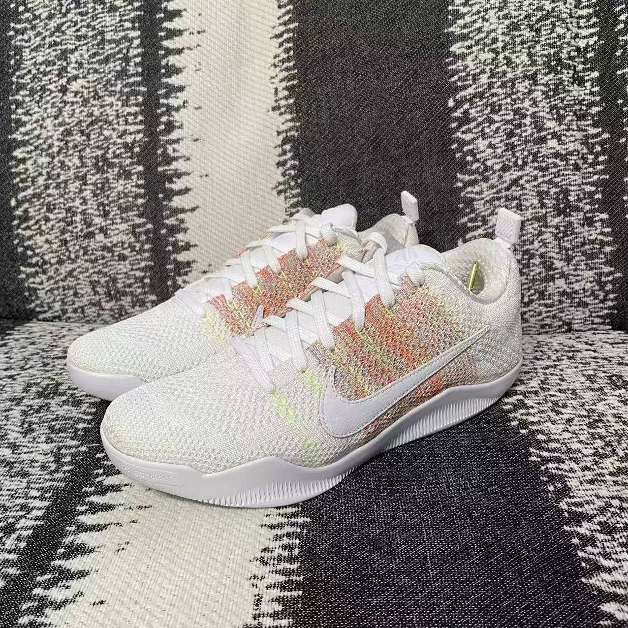 Nike Nike KOBE Rainbow Multi Lowtop Sneakers 9 Men Size US 9 / EU 42 - 1 Thumbnail