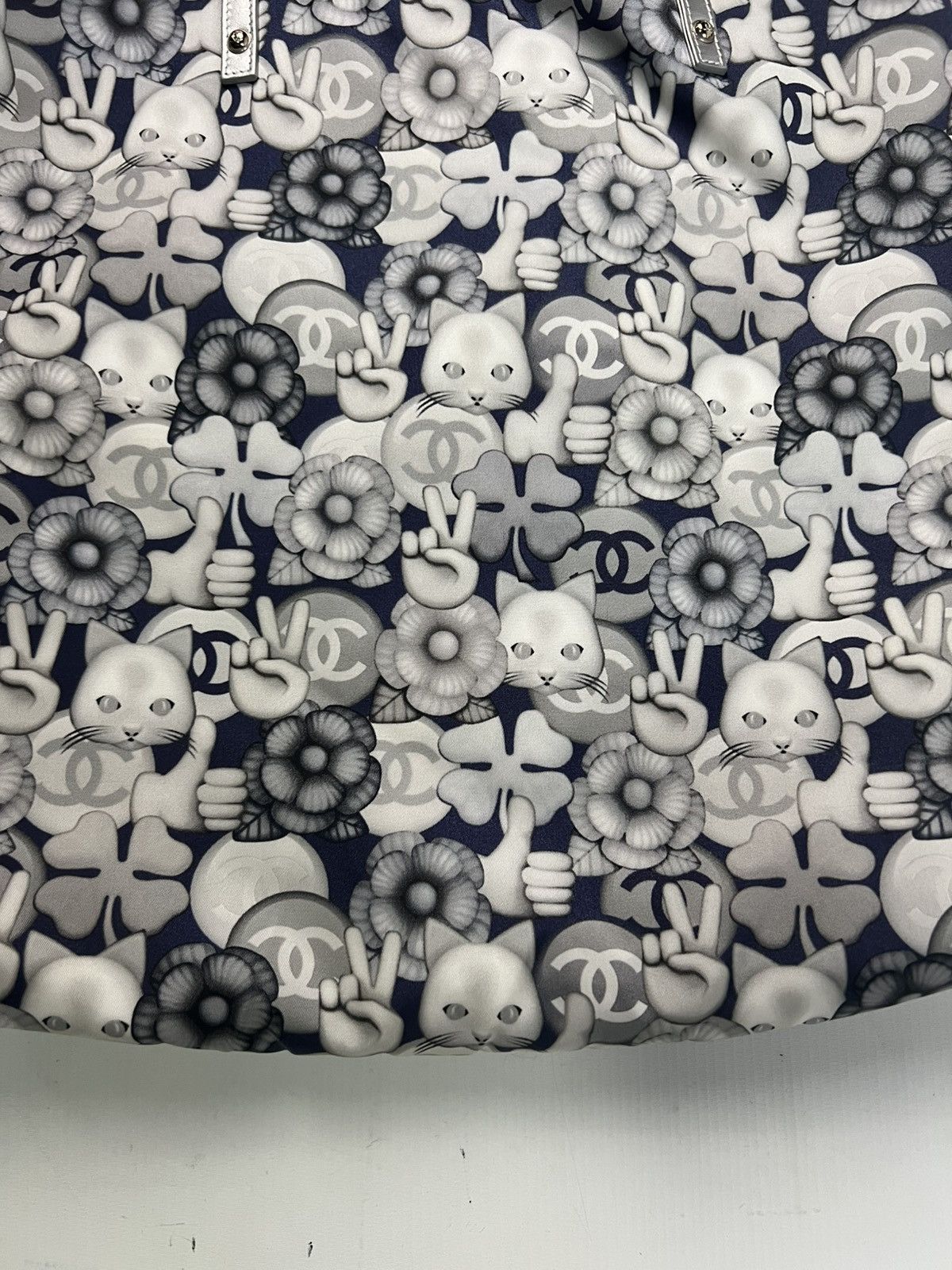 Chanel CHANEL AW16 RUNWAY CAT EMOJI SHOPPING TOTE BAG SZ:OS Size ONE SIZE - 6 Thumbnail