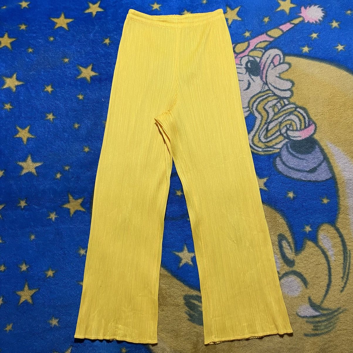 Pleats Please Issey Miyake ISSEY MIYAKE Pleats Please Citrine Yellow Pants Size 30" / US 8 / IT 44 - 1 Thumbnail