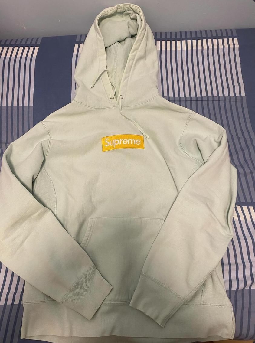 Supreme × Vintage Supreme ice blue box logo hoodie Size US M / EU 48-50 / 2 - 3 Thumbnail