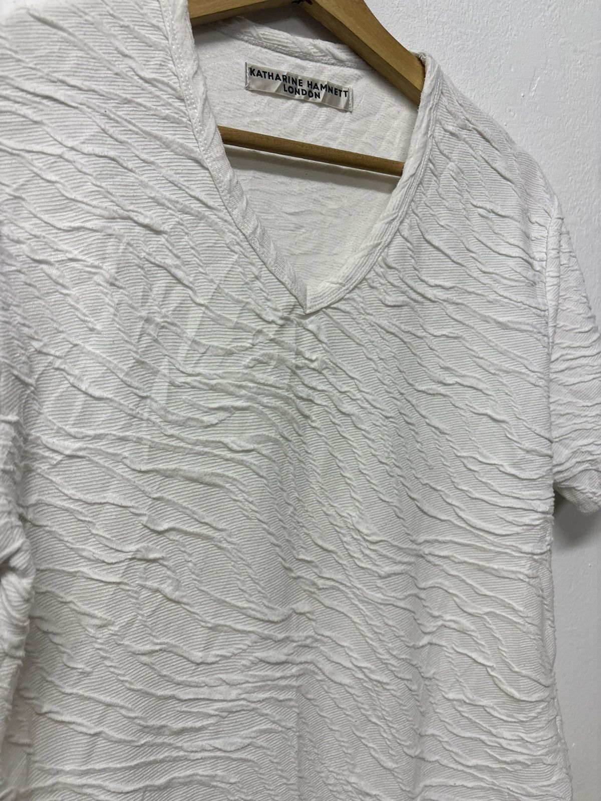 Katharine Hamnett London Katharine Hamnett London V-neck short-sleeve 3D Knitted Size US L / EU 52-54 / 3 - 7 Thumbnail