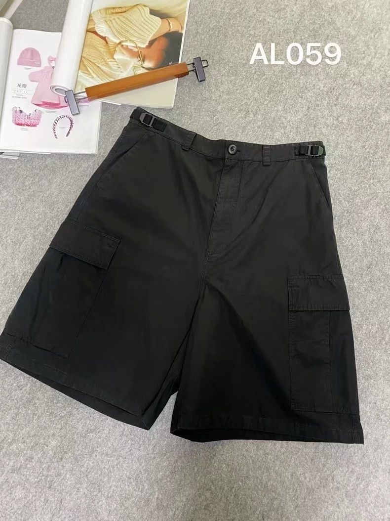 Balenciaga Balenciaga Pocket Cargo Shorts Size US 29 - 1 Thumbnail