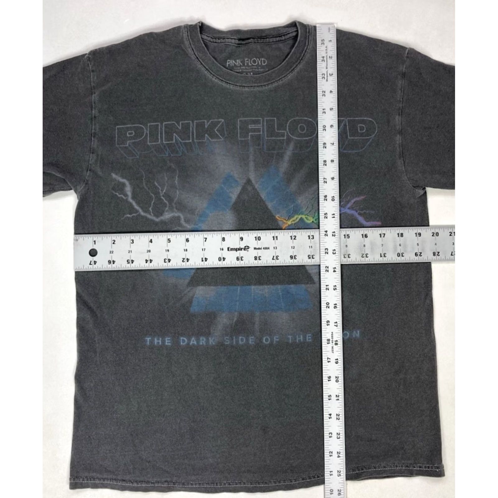 Vintage Pink Floyd Graphic T-shirt Women Medium Gray Short Sleeve Music Shirts Women Medium Gray Crew Neck Pullover Casual All Seasons 2010s Size S / US 4 / IT 40 - 5 Thumbnail