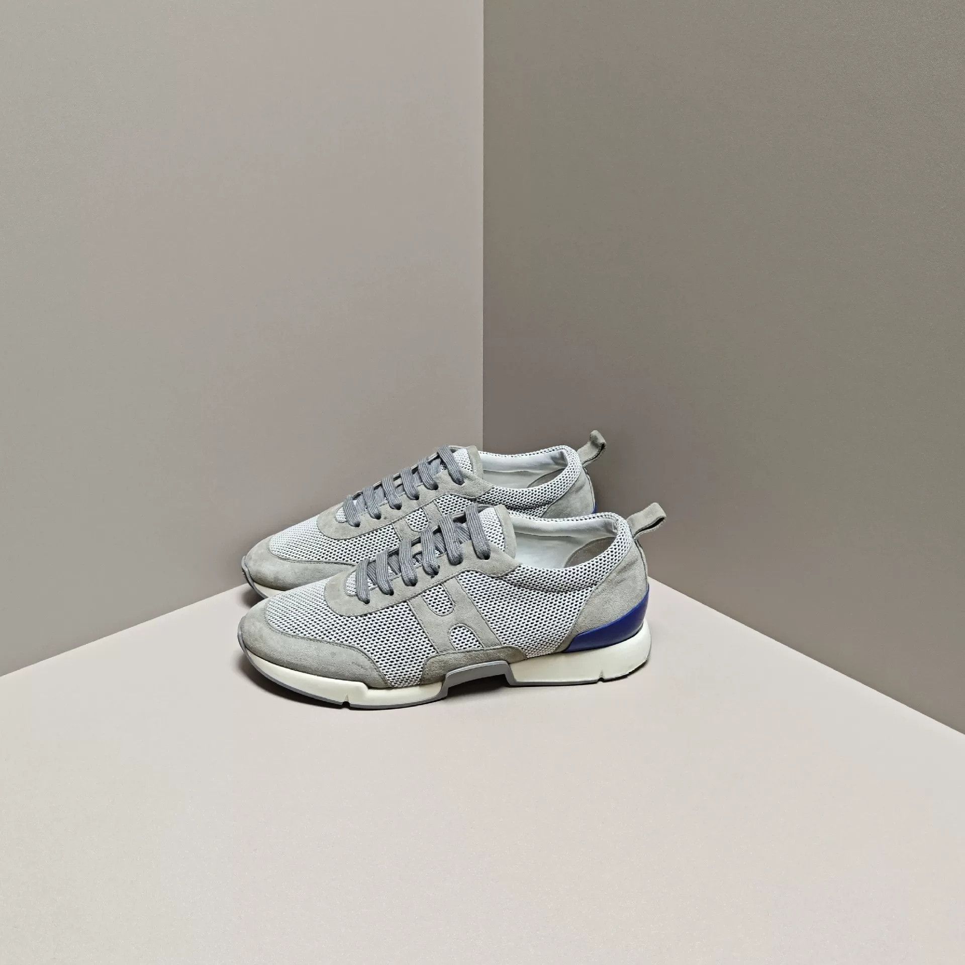 Hermes Hermes Casual Lowtop Sneakers 8 Men Size US 8 / EU 41 - 1 Thumbnail