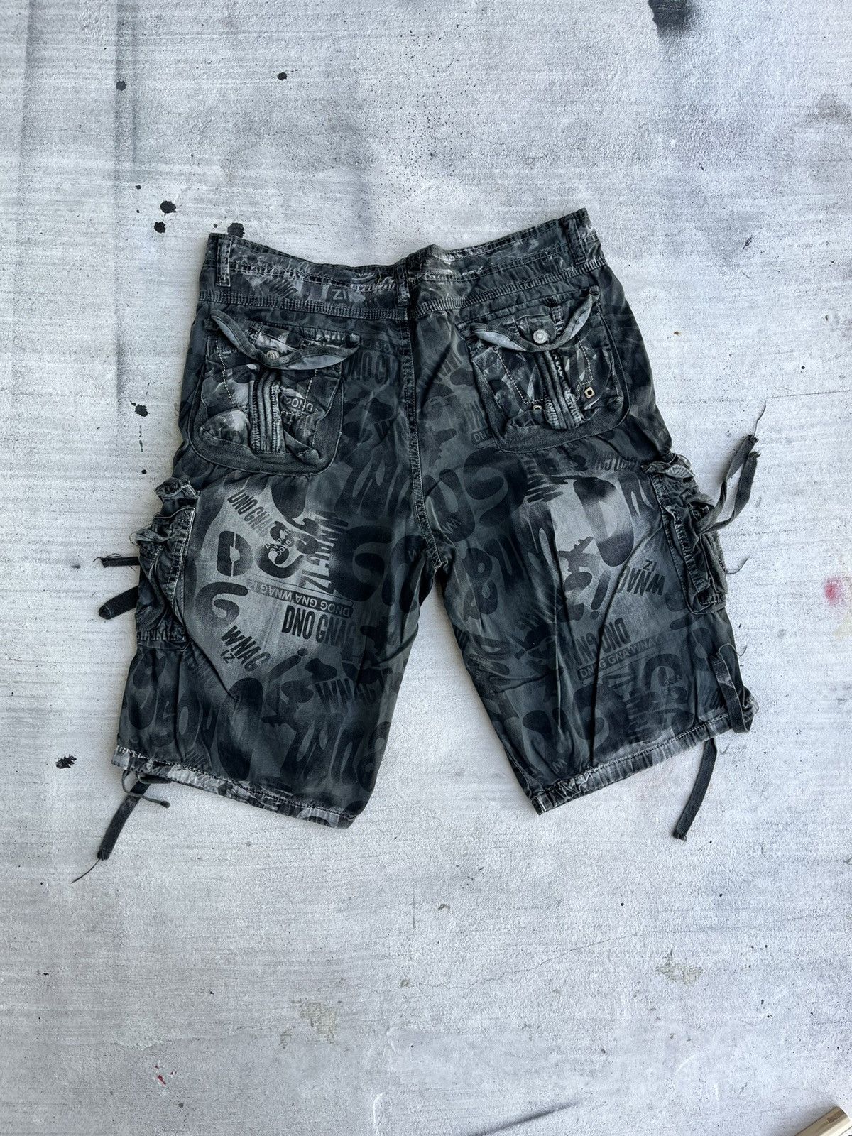 Vintage Black Y2K skater shorts size 36-38 Size US 36 / EU 52 - 1 Thumbnail