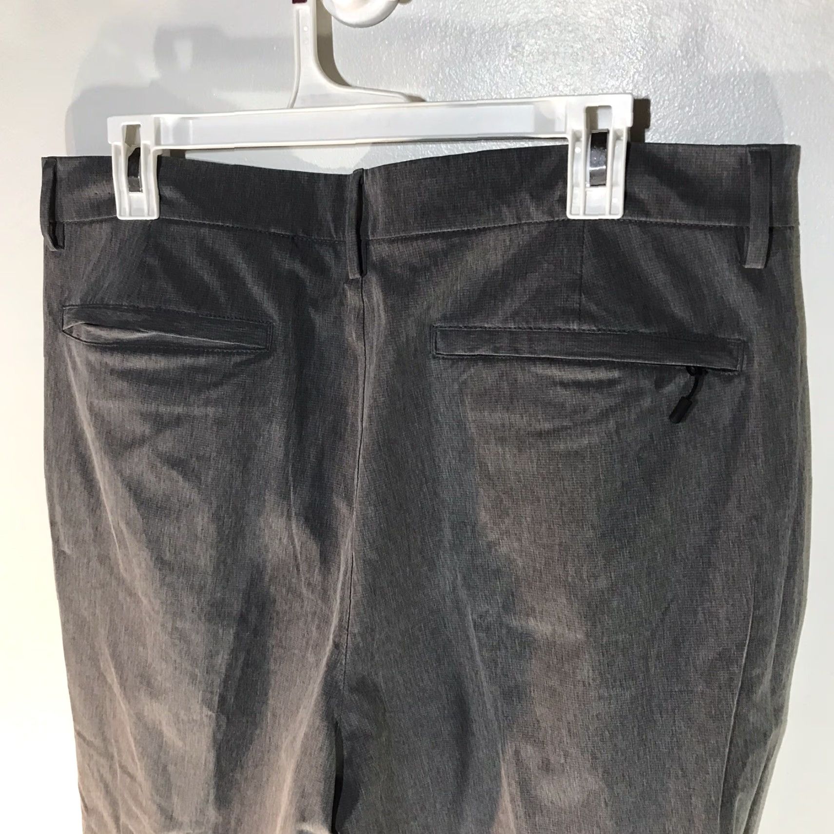 Old Navy Old Navy Active Stretchtech Gray Softshell Shorts Mens Size 36 Size US 36 / EU 52 - 5 Thumbnail
