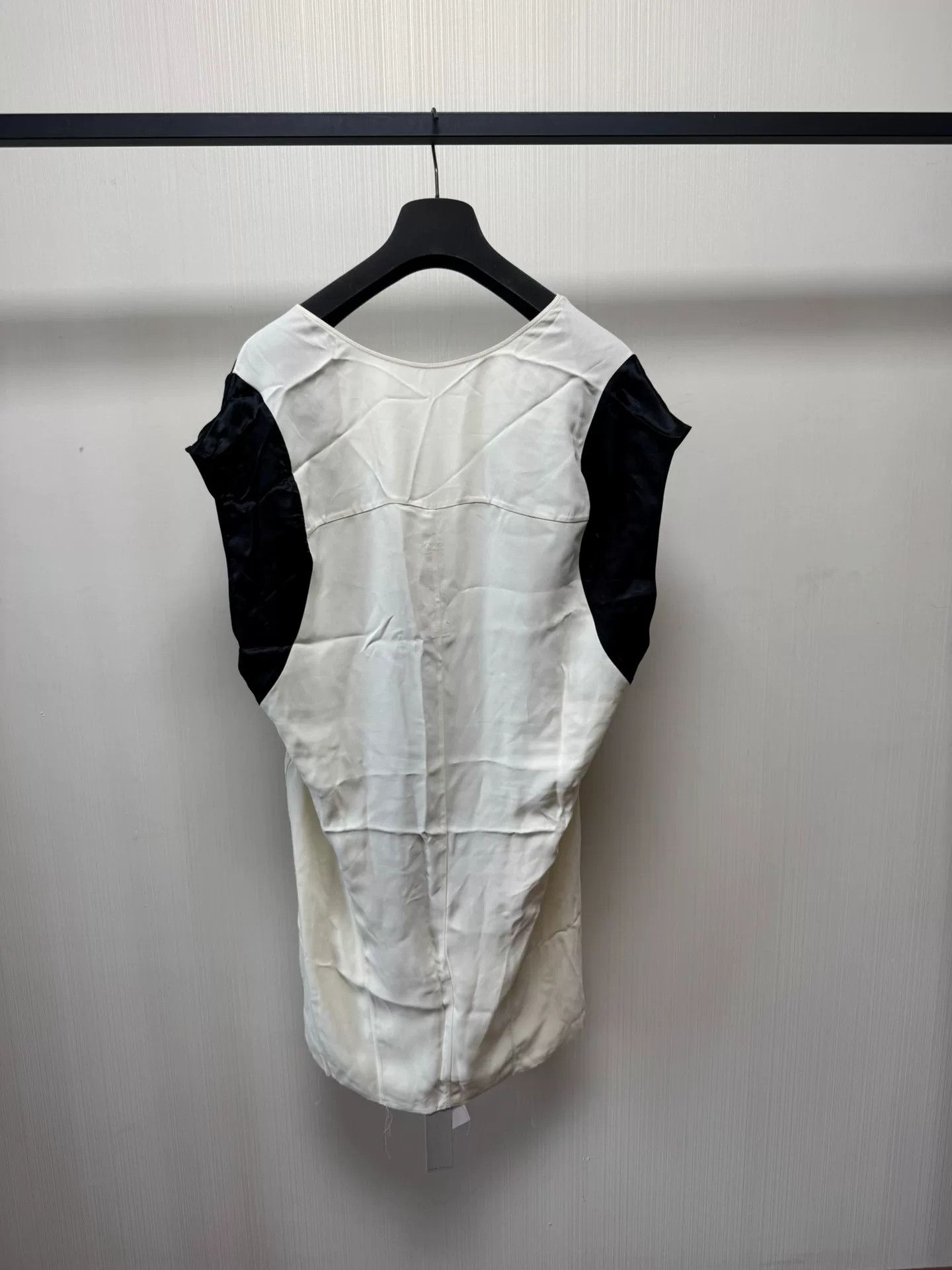 Rick Owens Rick Owens 22SS Runway Cupro V-Neck Tank Size US M / EU 48-50 / 2 - 2 Thumbnail
