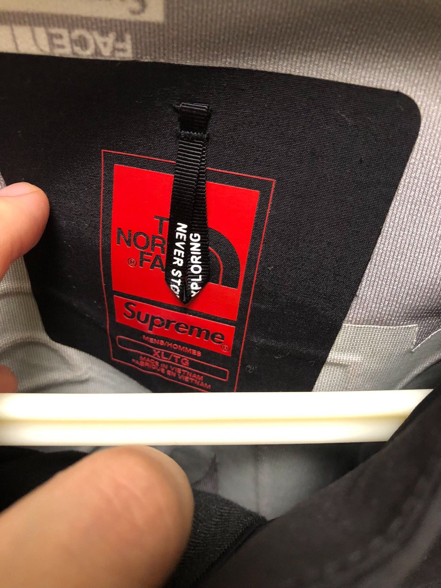 Supreme × The North Face Supreme x TNF FW22 Taped Seam Shell Jacket Size US XL / EU 56 / 4 - 4 Thumbnail