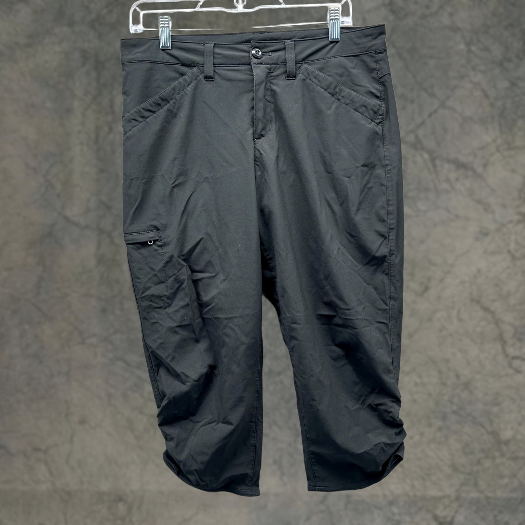 Eddie Bauer Eddie Bauer Pants Womens 8 Black Capri Lightweight Stretch Outdoor Hiking Straight Leg Capris Womens 8 Black Size 30" / US 8 / IT 44 - 1 Thumbnail